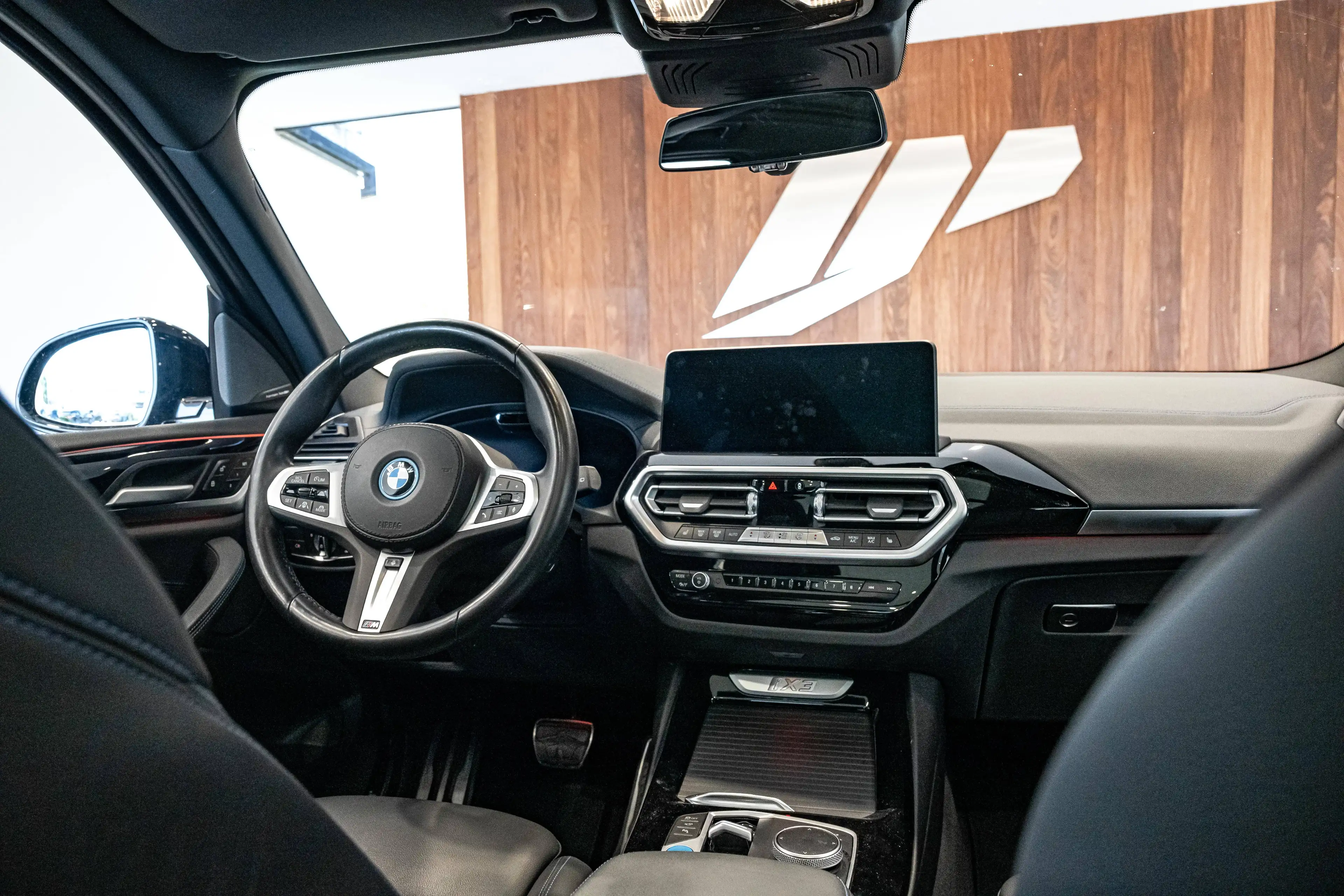 BMW iX3 impressive, Head-Up, Pano, Harman Kardon — photo 18