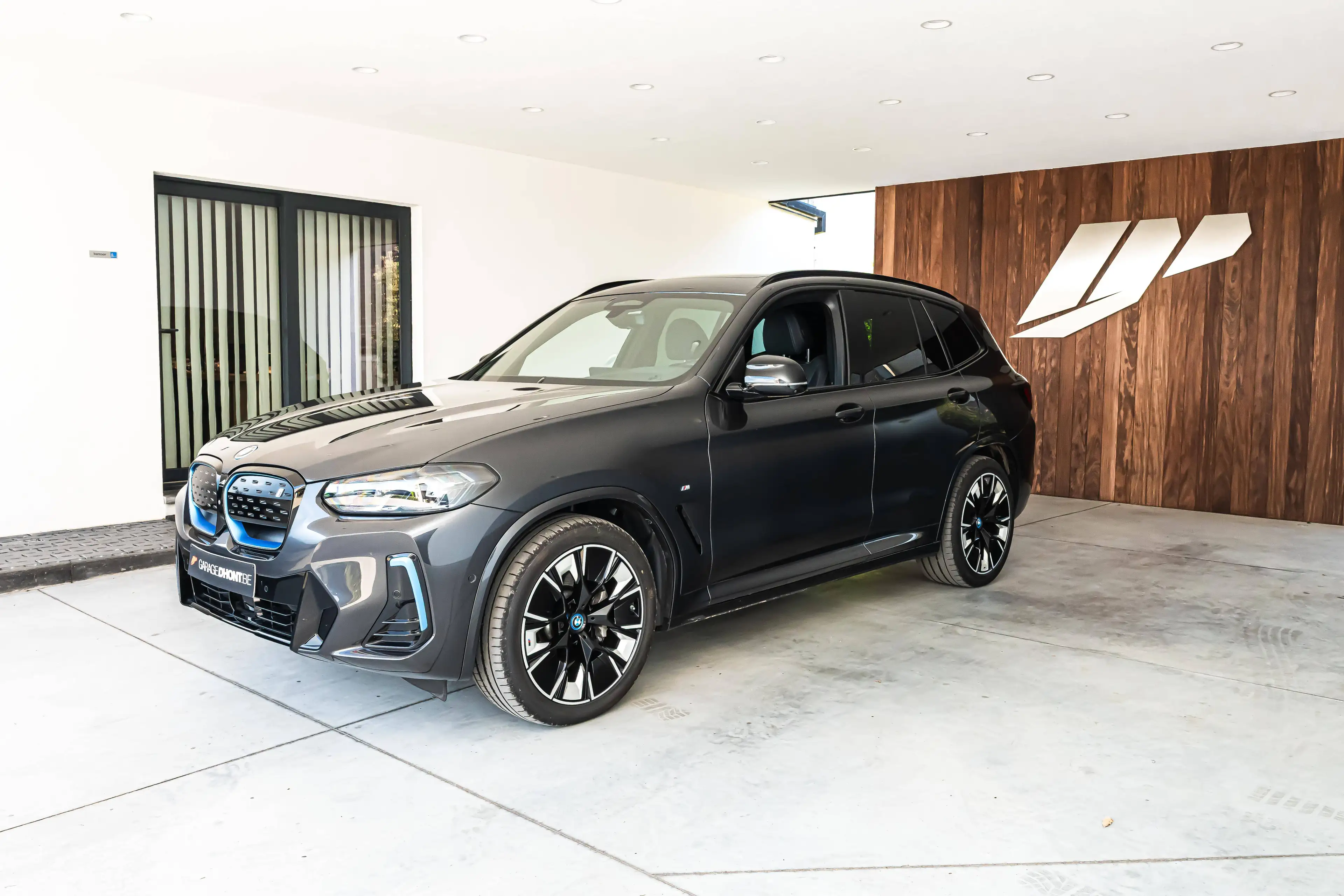BMW iX3 impressive, Head-Up, Pano, Harman Kardon — photo 3