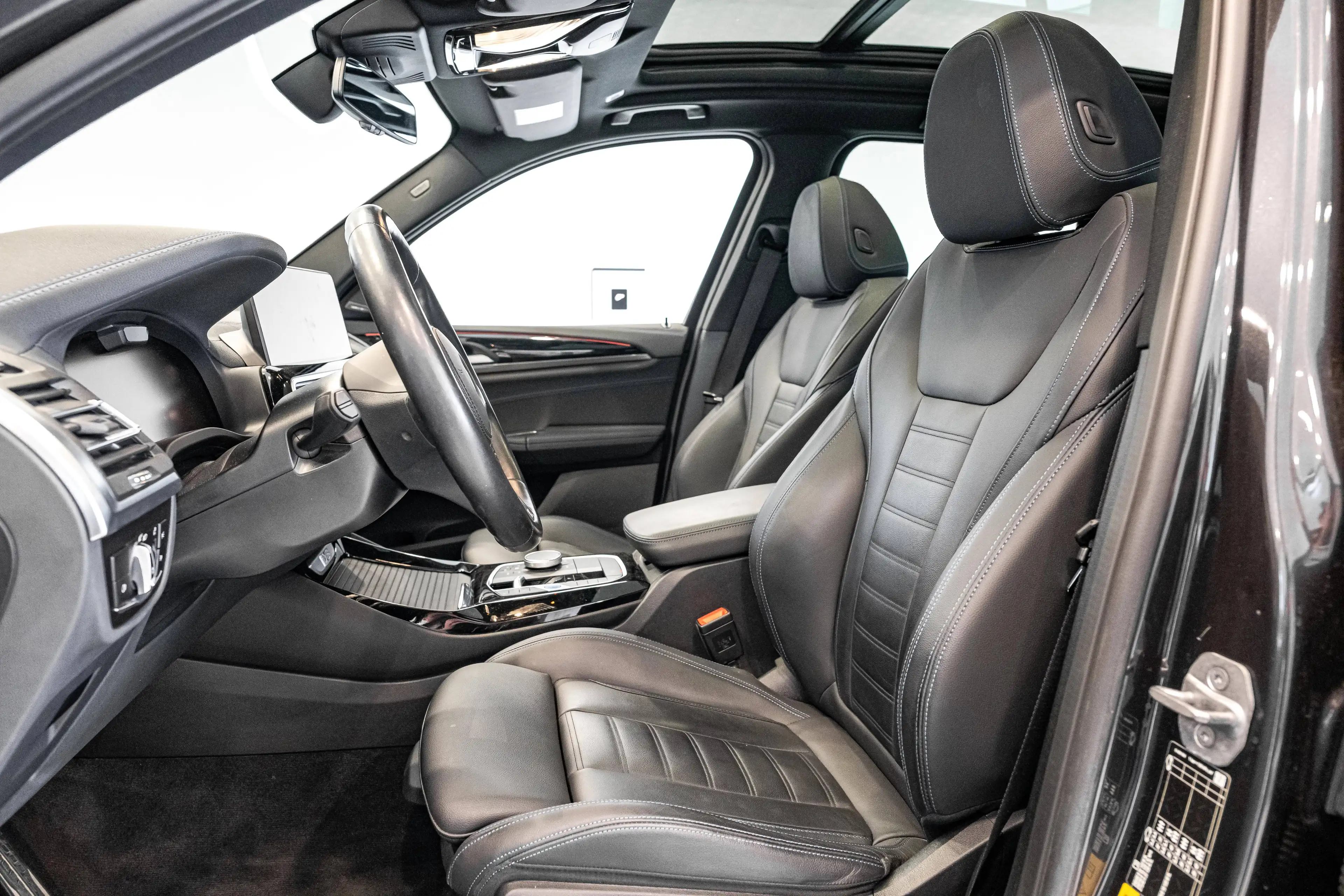 BMW iX3 impressive, Head-Up, Pano, Harman Kardon — photo 31