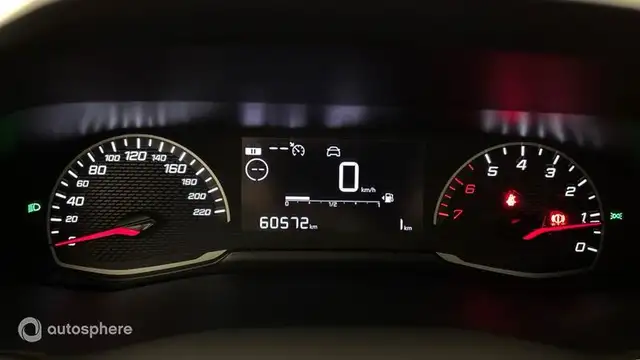 Peugeot 208 view 10