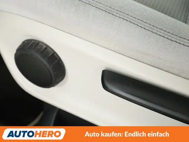 Mercedes-Benz B-Class view 28