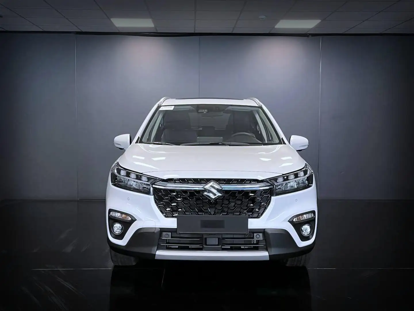 Suzuki S-Cross 1.5 Hybrid A/T Starview Wit - 2