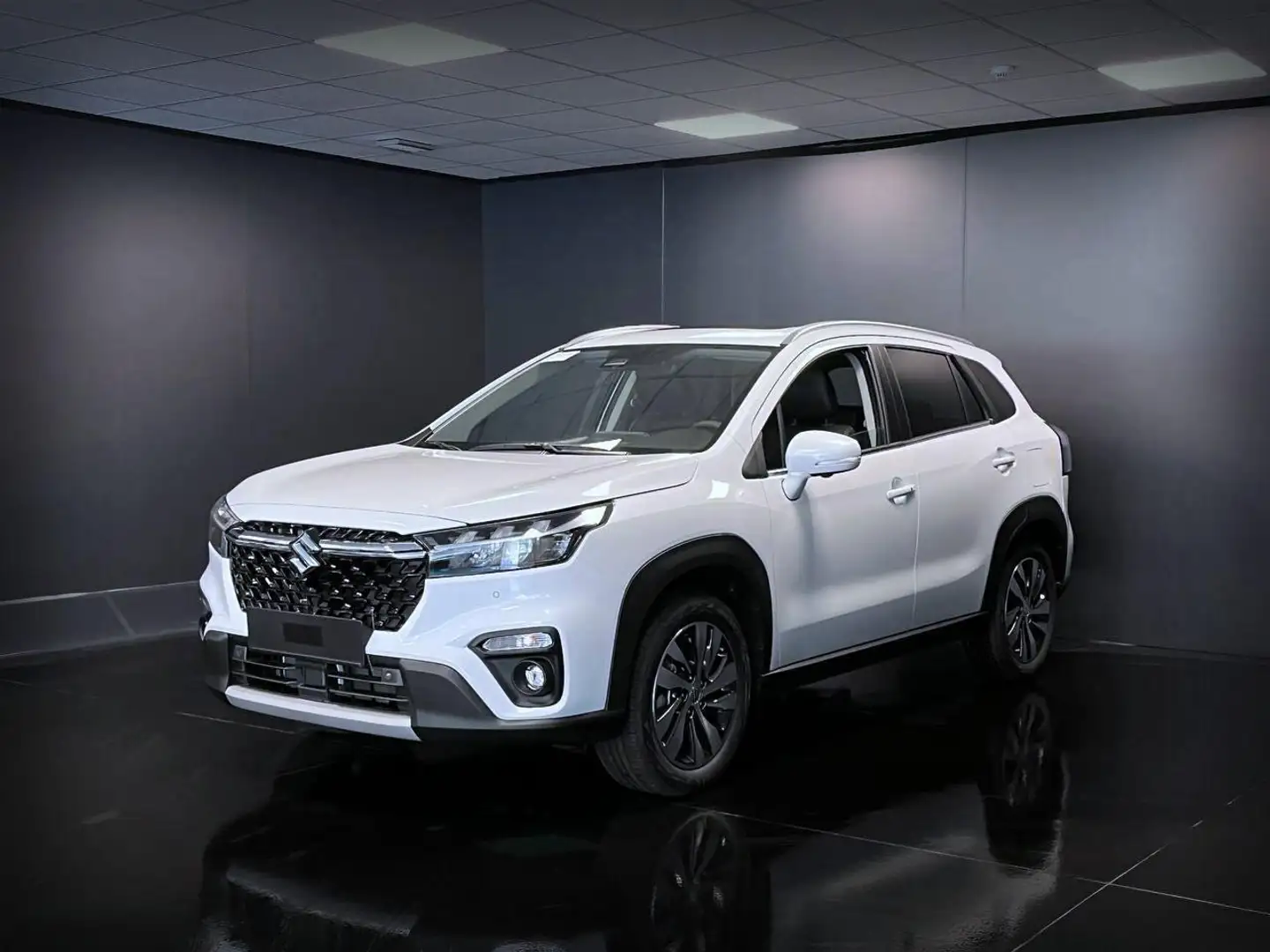 Suzuki S-Cross 1.5 Hybrid A/T Starview Wit - 1