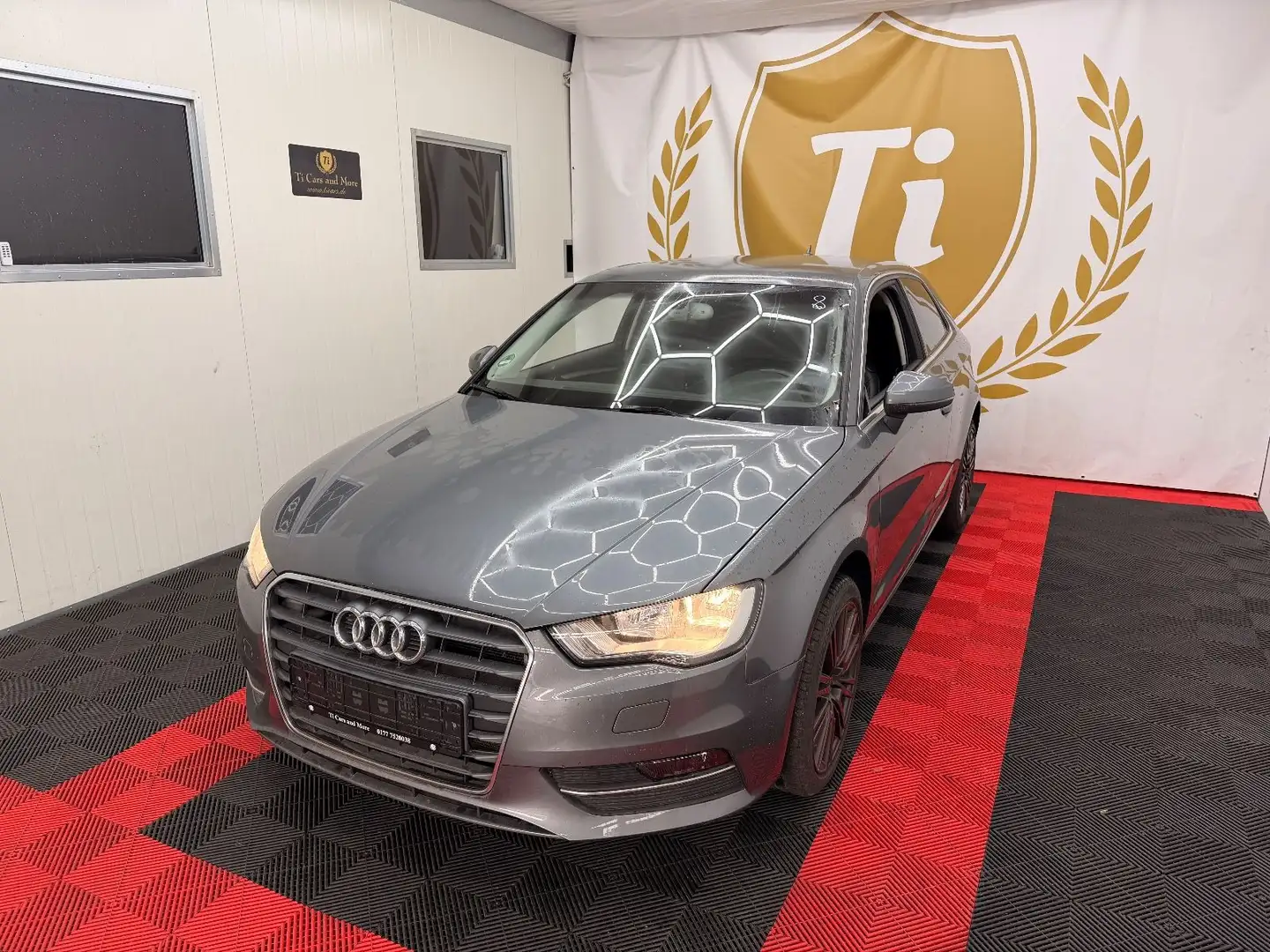 Audi A3 *A3*ambiente*Euro5*TÜV*Navi* Grau - 1