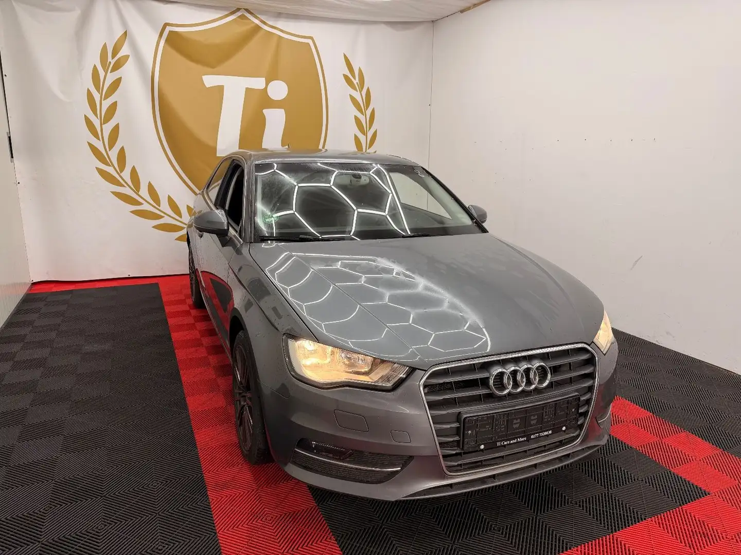 Audi A3 *A3*ambiente*Euro5*TÜV*Navi* Grau - 2