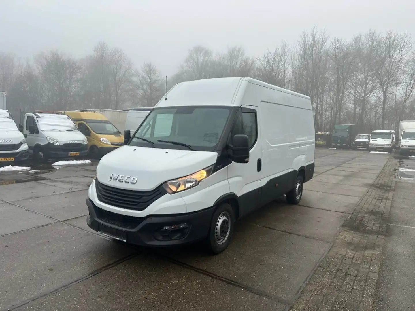Iveco 35S14V L3H2 Белый - 1