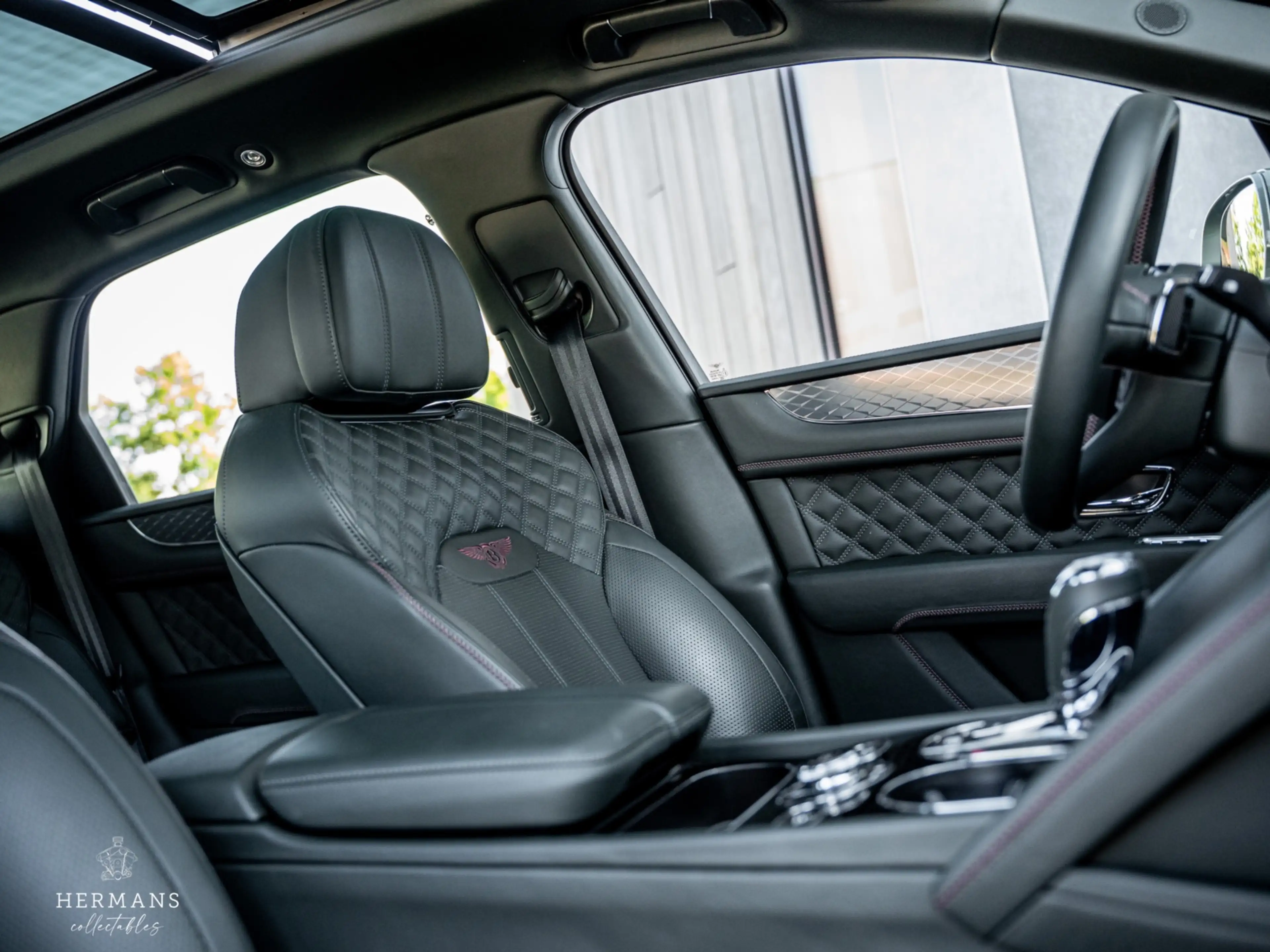 Bentley Bentayga 3.0 V6 Hybrid / Org. NL / Carbon / NAIM / Massage — photo 35