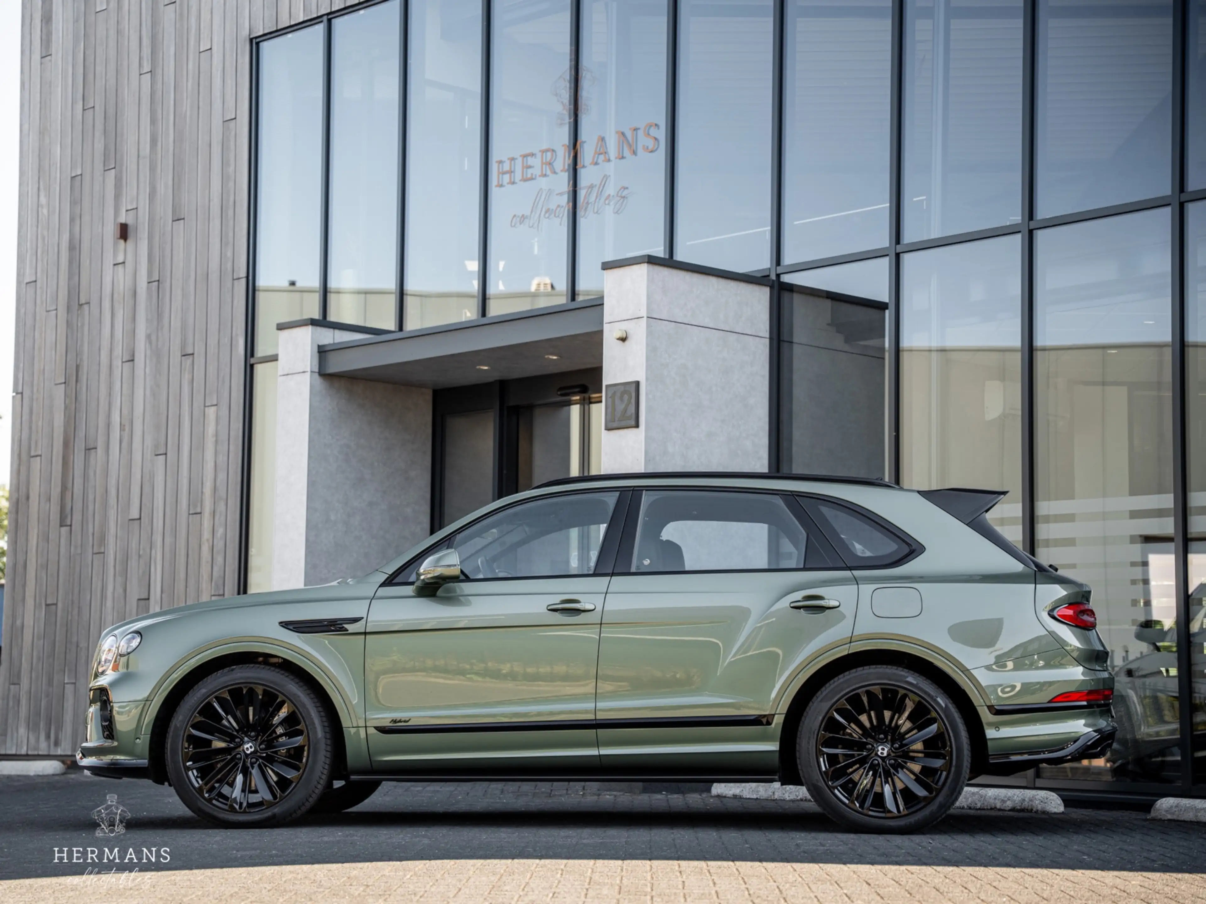 Bentley Bentayga 3.0 V6 Hybrid / Org. NL / Carbon / NAIM / Massage — photo 13