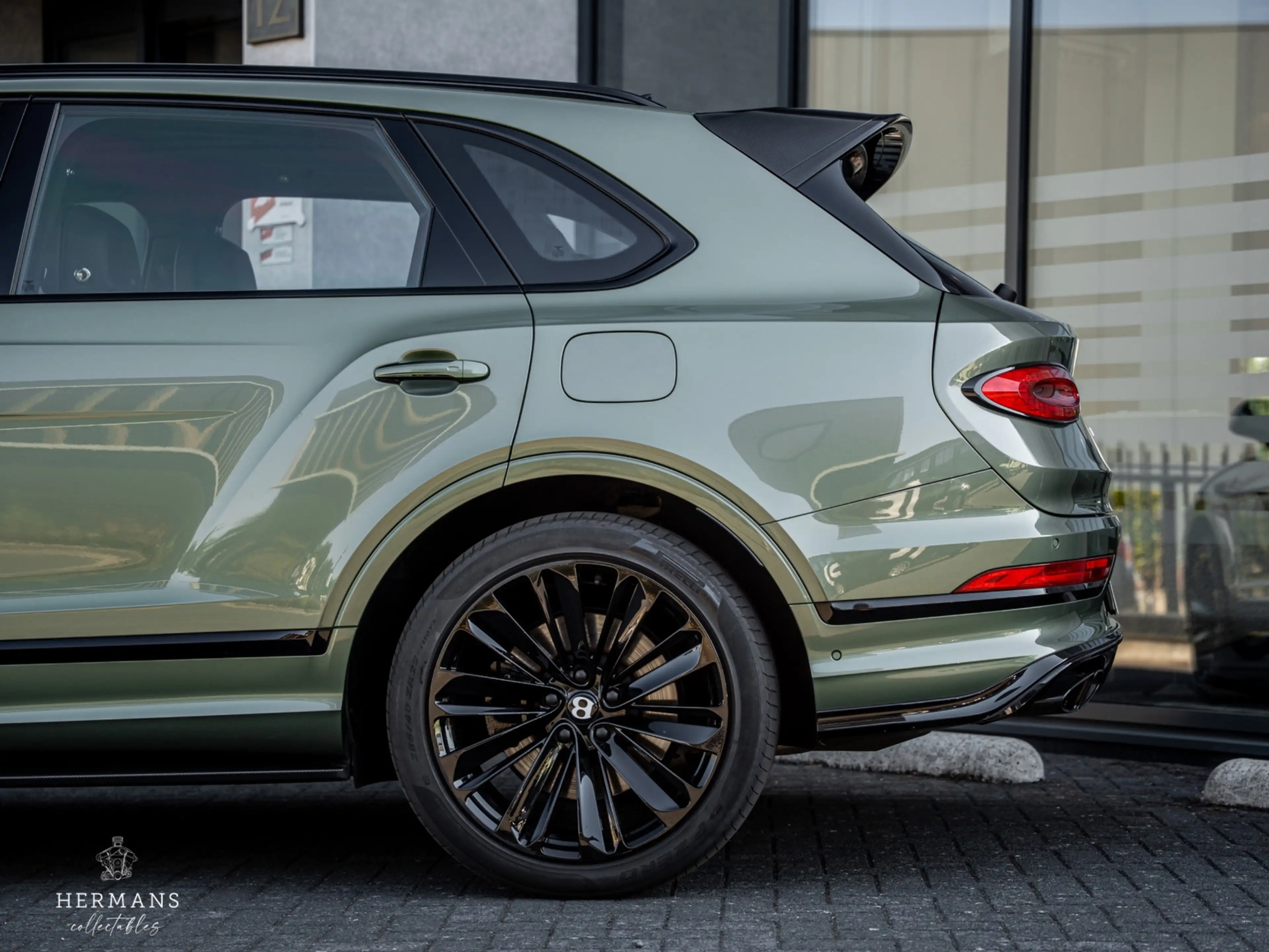 Bentley Bentayga 3.0 V6 Hybrid / Org. NL / Carbon / NAIM / Massage — photo 14