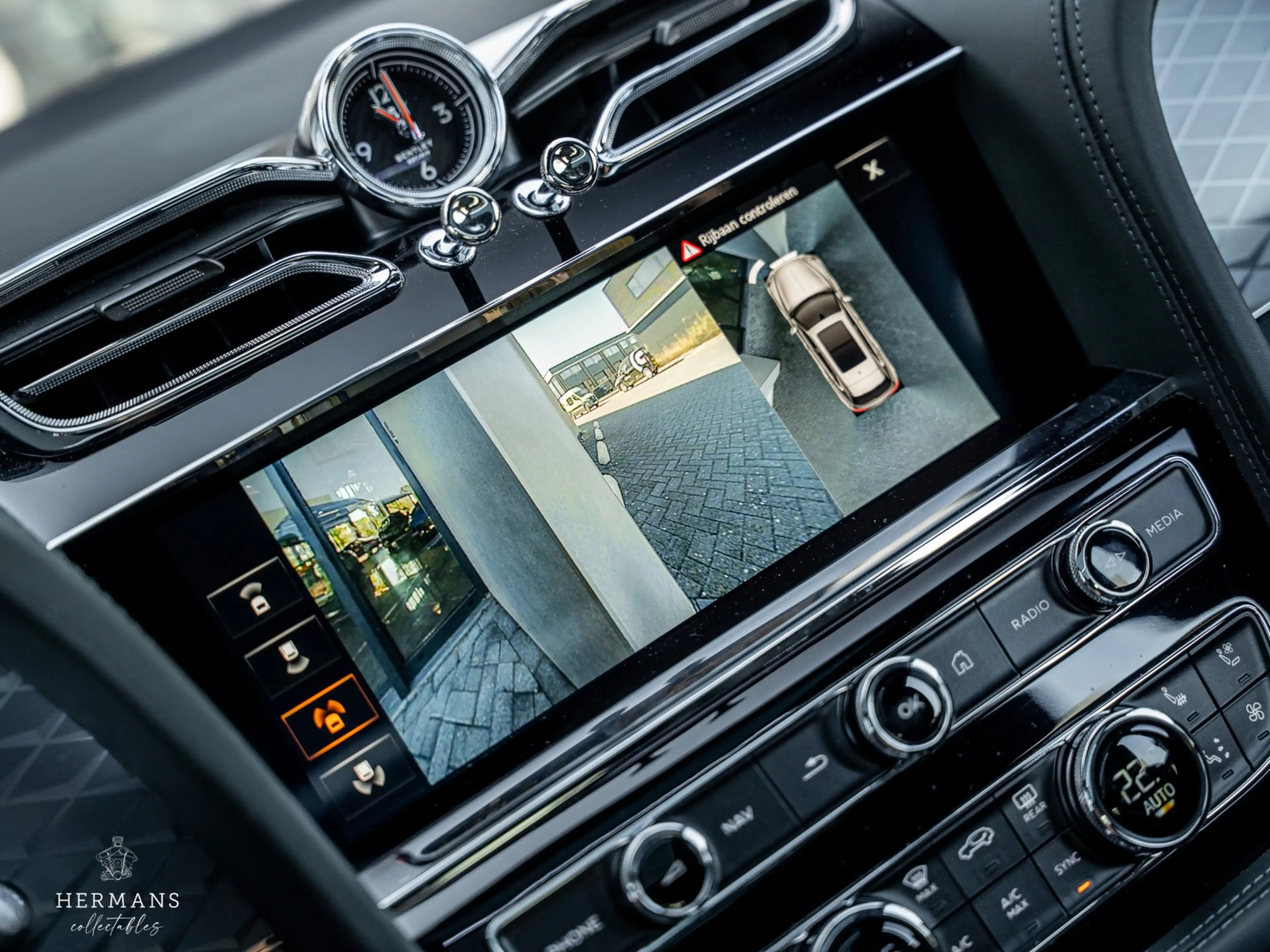 Bentley Bentayga 3.0 V6 Hybrid / Org. NL / Carbon / NAIM / Massage — photo 31