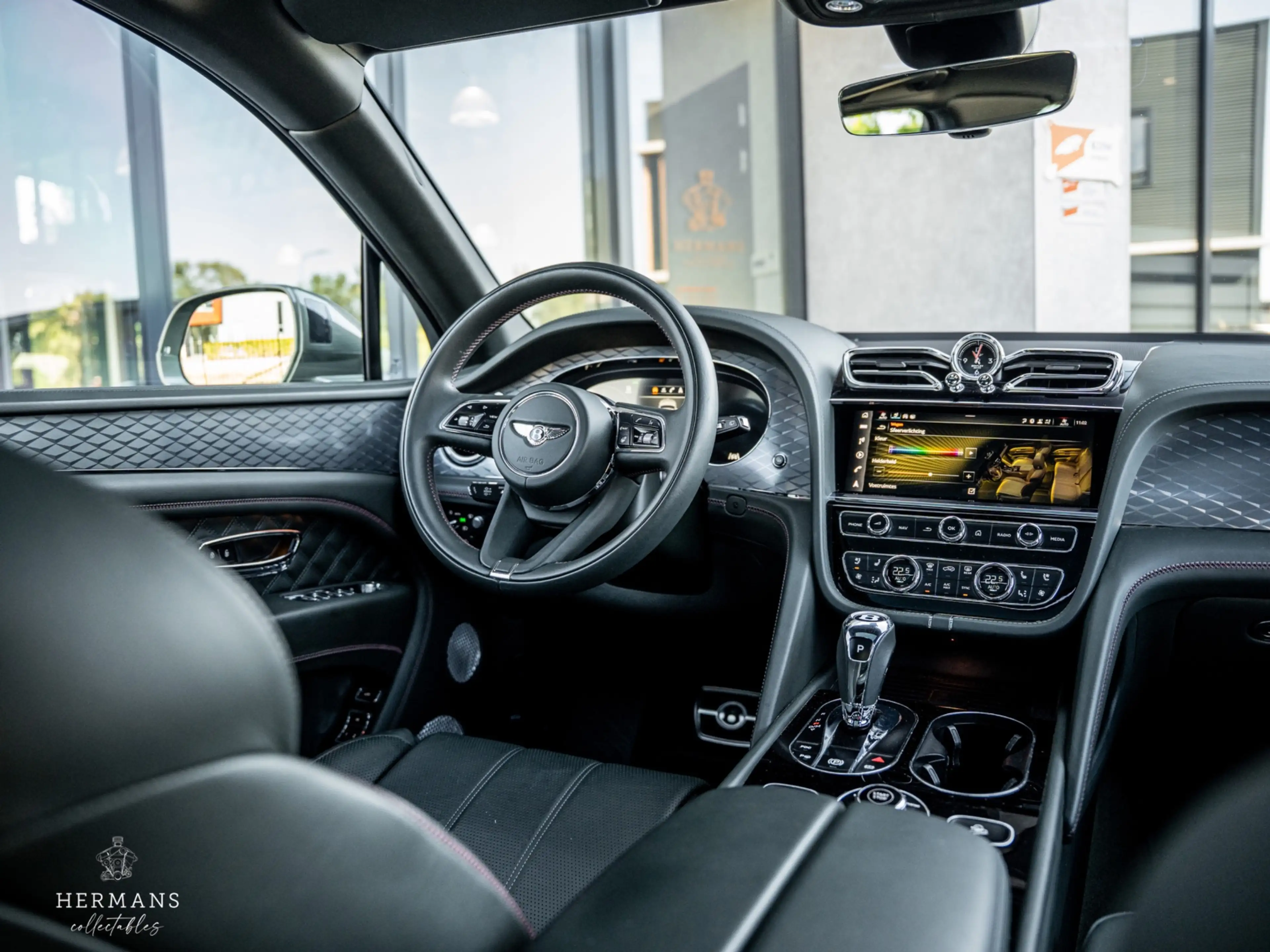 Bentley Bentayga 3.0 V6 Hybrid / Org. NL / Carbon / NAIM / Massage — photo 18