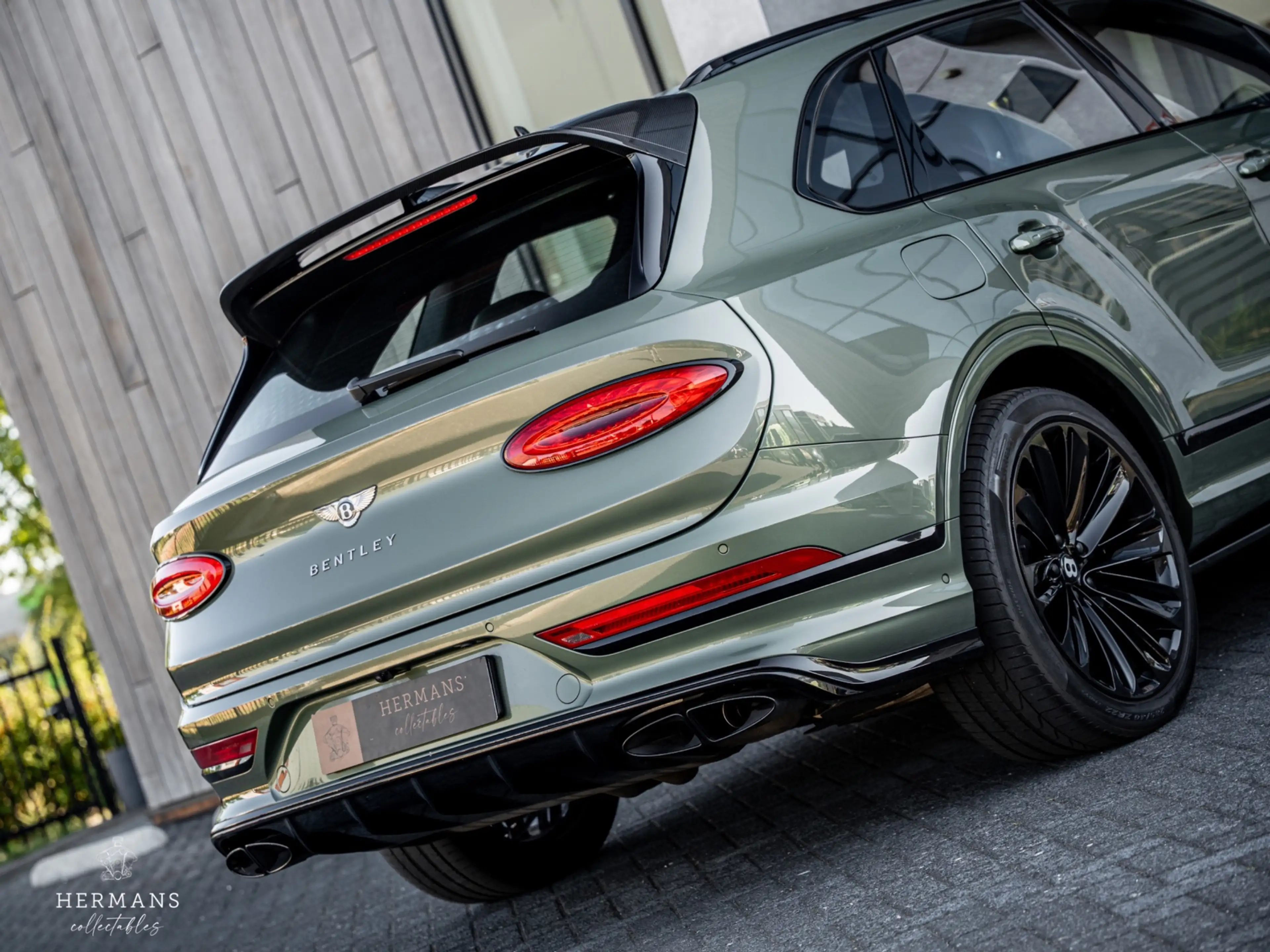 Bentley Bentayga 3.0 V6 Hybrid / Org. NL / Carbon / NAIM / Massage — photo 9