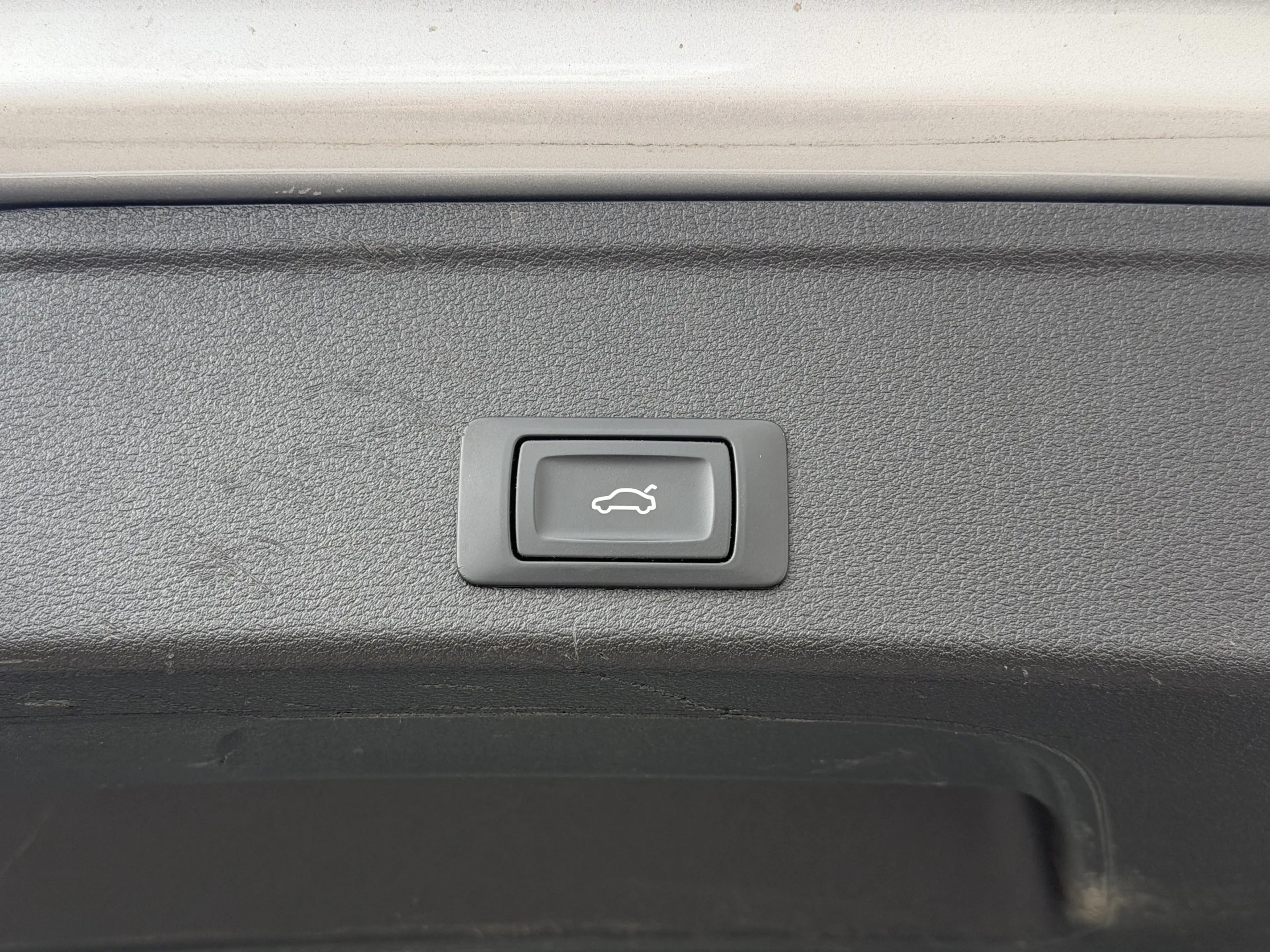 Audi A4 Avant 35 TDI S tronic — photo 13
