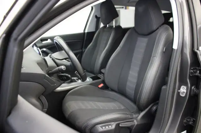 Peugeot 308 view 12