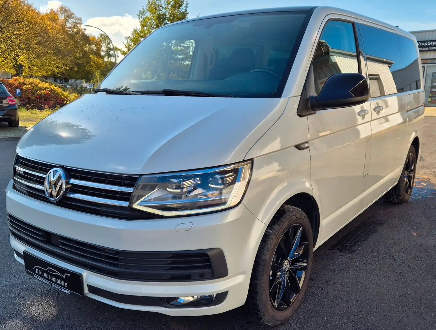 Volkswagen T6 Multivan 4 Motion Navi ACC StHzg LED Weiß - 1