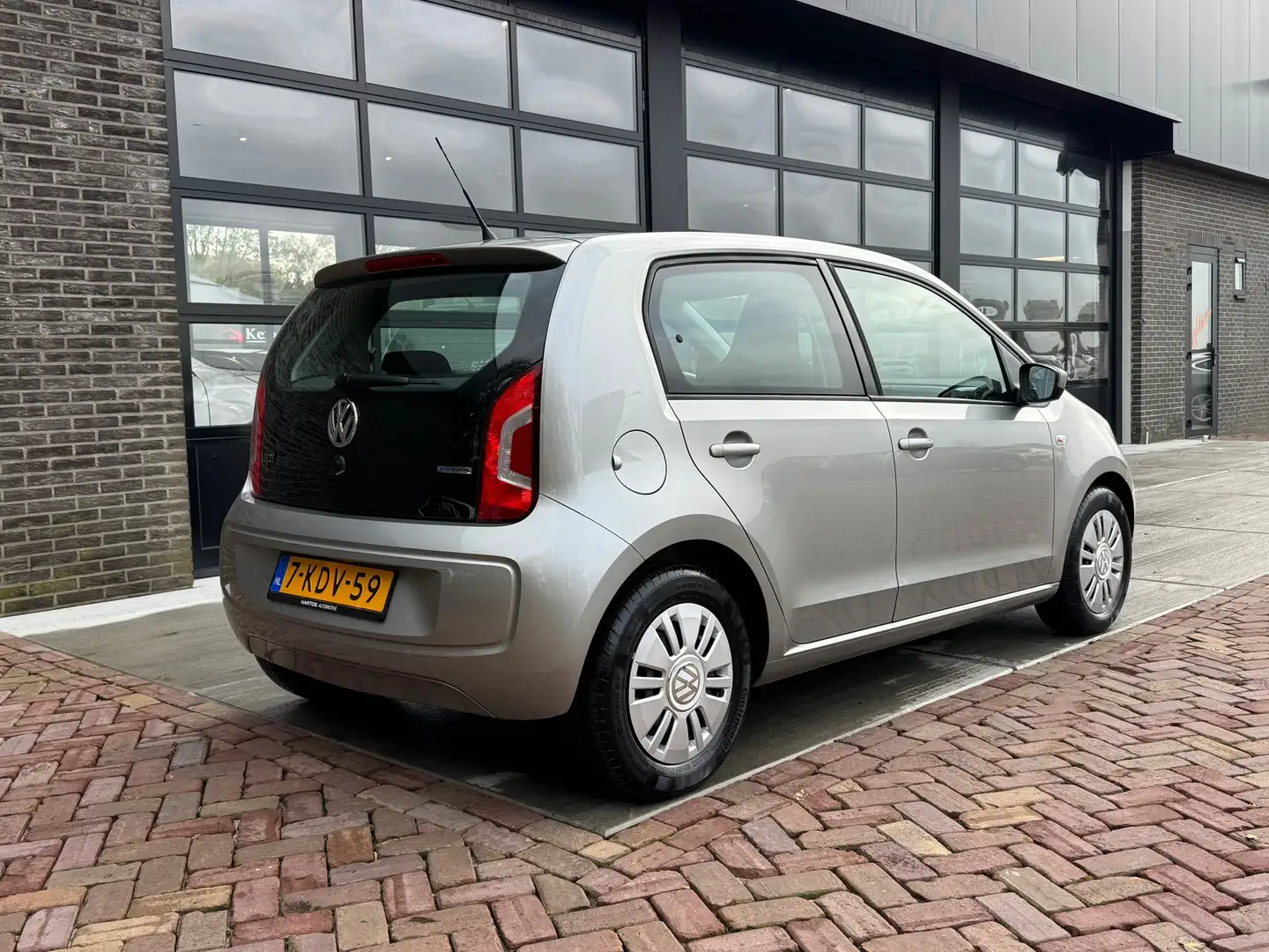 Volkswagen up! 1.0 move up! BlueMotion | Airco | Radio | Elektris Gris - 2
