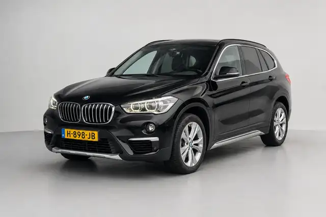 BMW X1 sDrive18i AUTOMAAT*CAMERA*SPORTSTOEL*NAVI*CRUISE*L