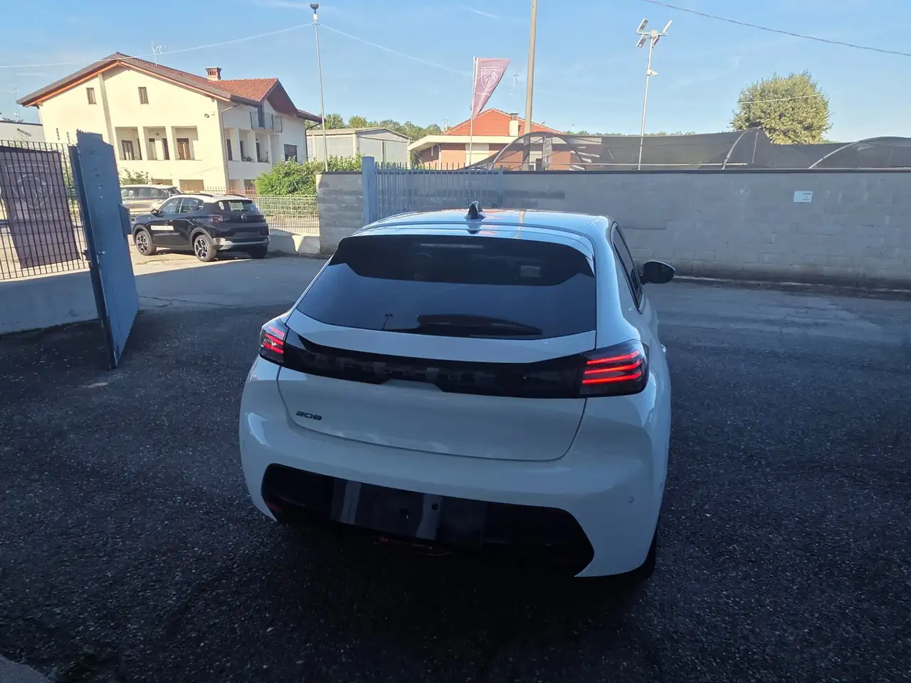 Peugeot 208 KM0 ALLURE 100 CV CON CAMERA 360° E NAVIGATOR, миниатюра 3