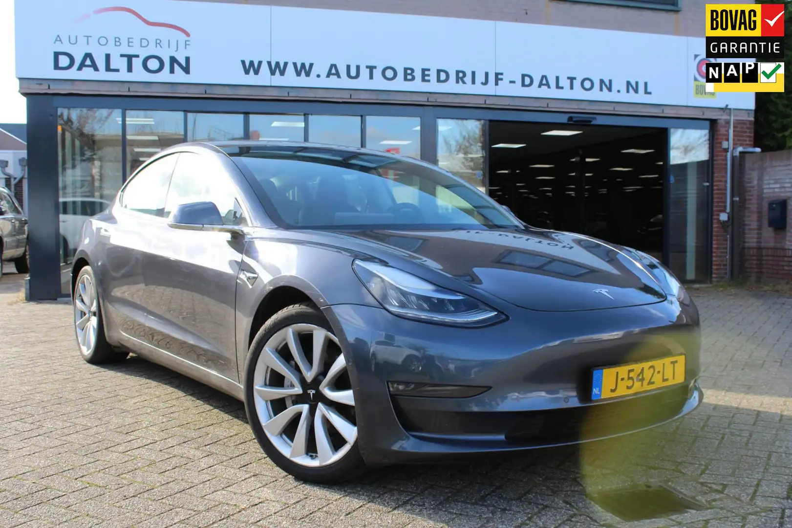 Tesla Model 3 Long Range AWD 75 kWh TREKHAAK / 19" LMV / 1e EIG. Grijs - 1