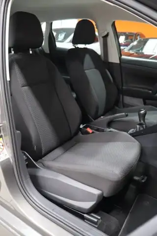 Volkswagen Polo view 11