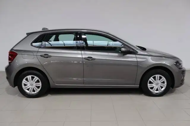 Volkswagen Polo view 6