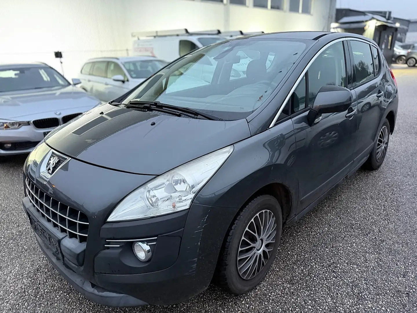 Peugeot 3008 Grau - 1