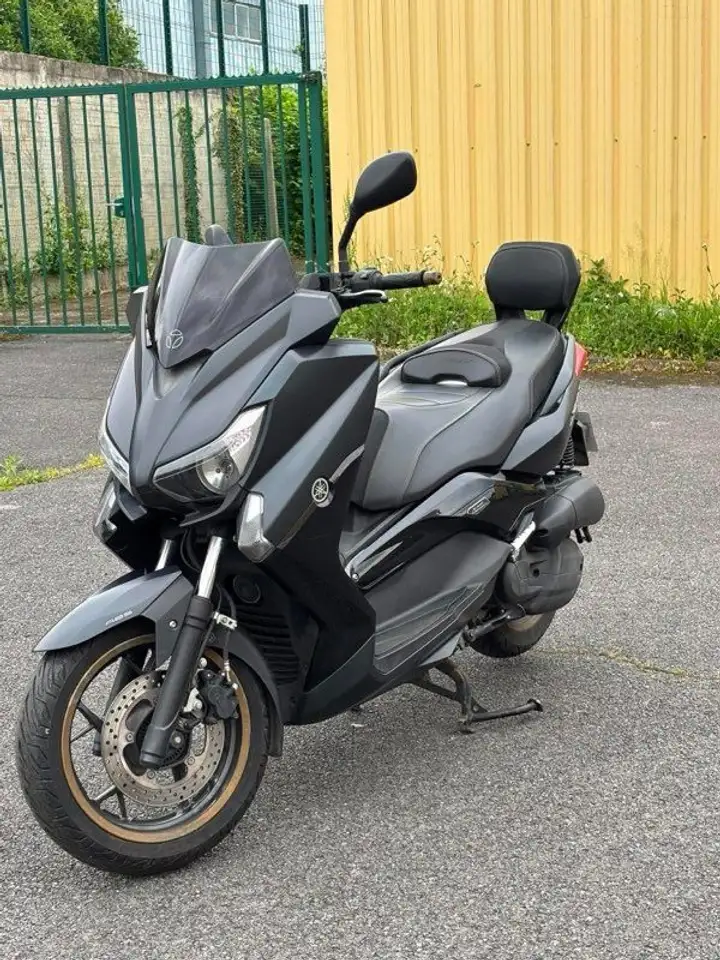 Yamaha X-Max 125