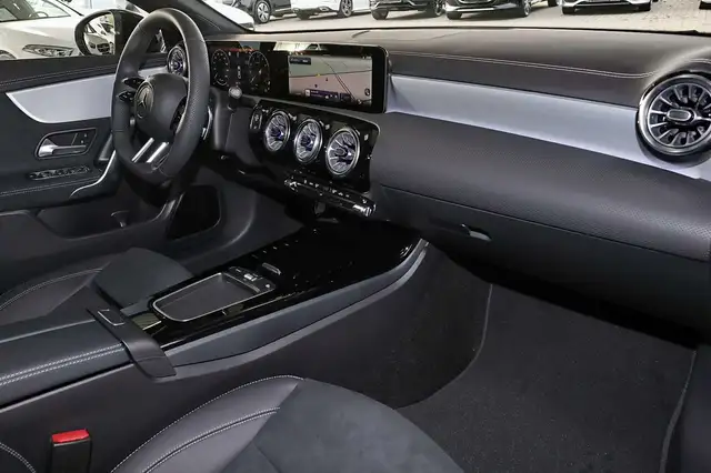 Mercedes-Benz CLA view 7