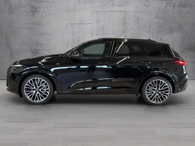 Audi Q5 view 3