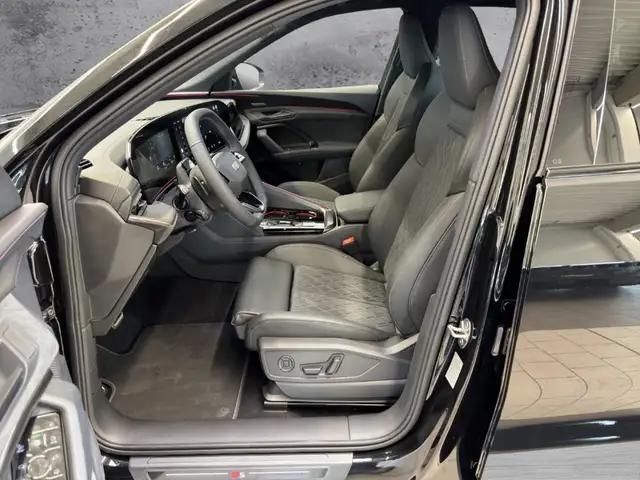 Audi Q5 view 8