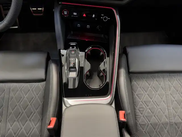 Audi Q5 view 13