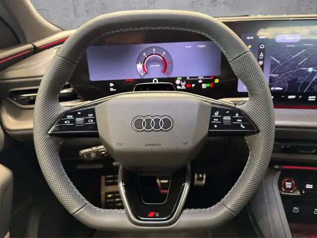 Audi Q5 view 9