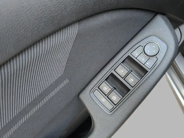 Renault Clio view 13