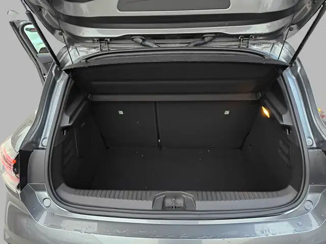 Renault Clio view 16