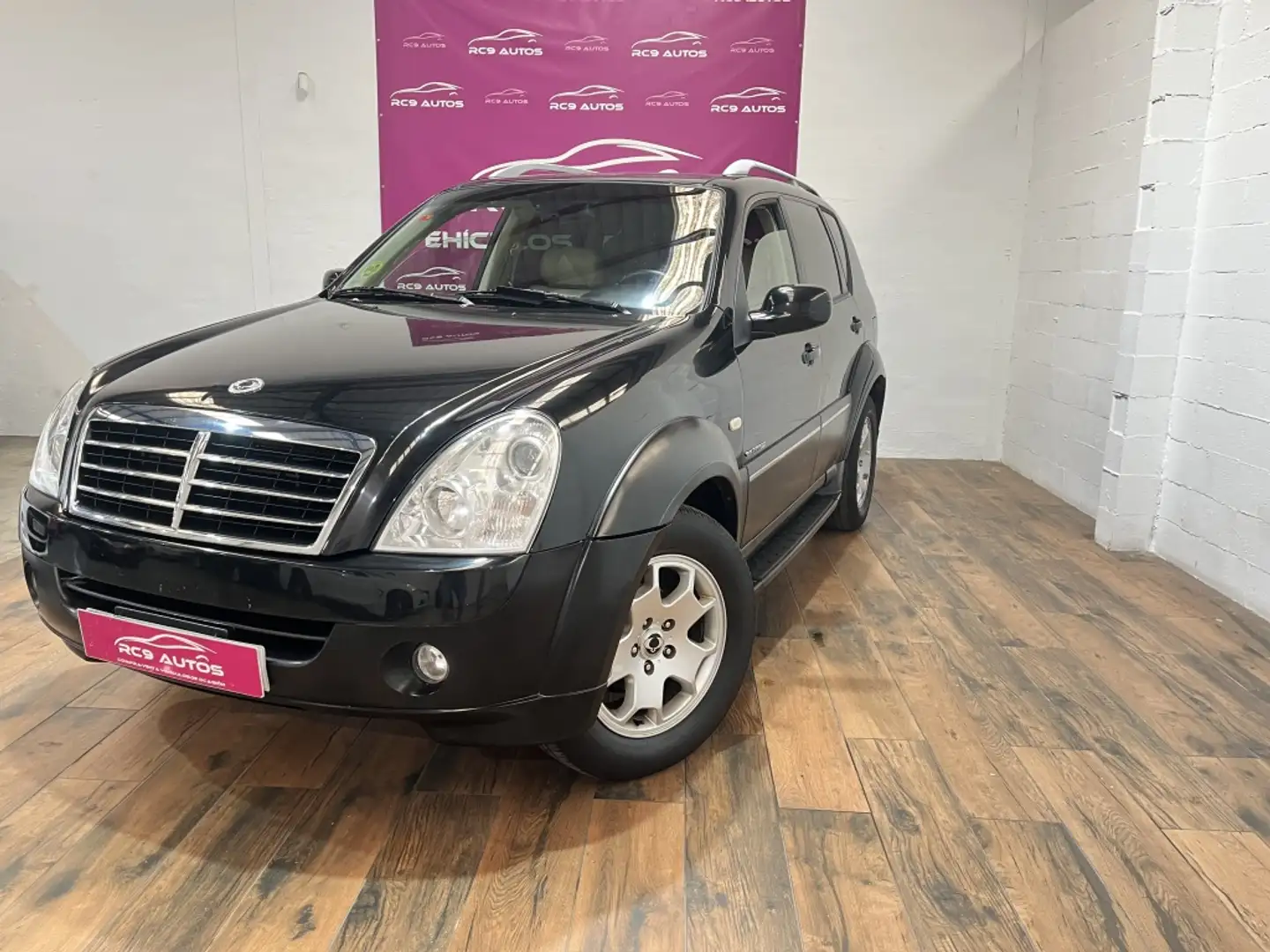 SsangYong Rexton 270XVT Limited Profesional Aut. crna - 2