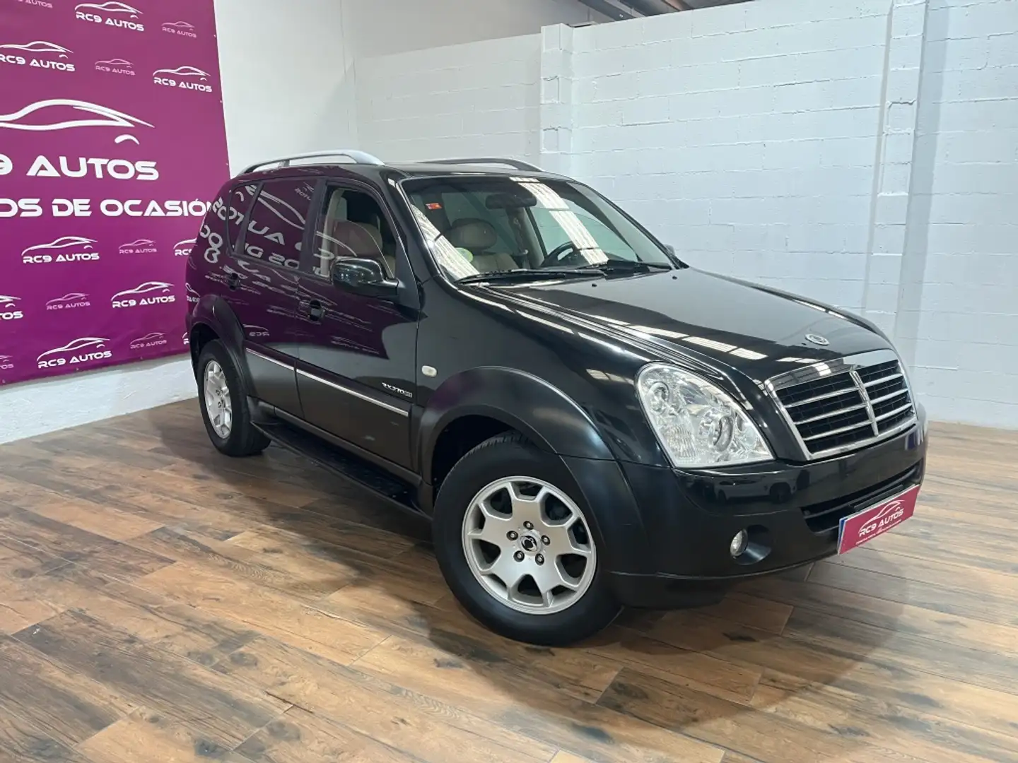 SsangYong Rexton 270XVT Limited Profesional Aut. crna - 1