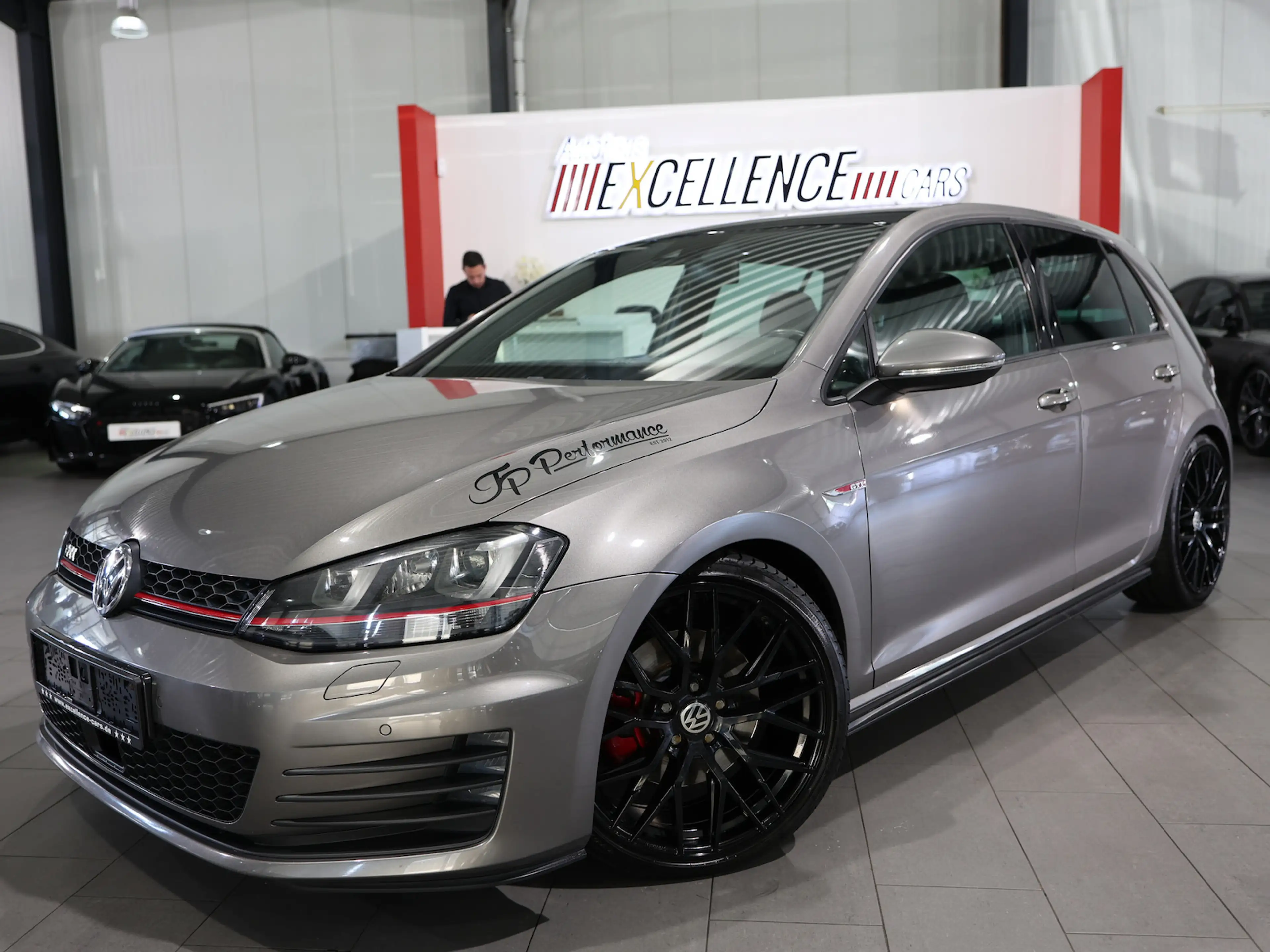 Volkswagen Golf GTI VII 2.0 TSI DSG BMT / PANORAMA / XENON — photo 5