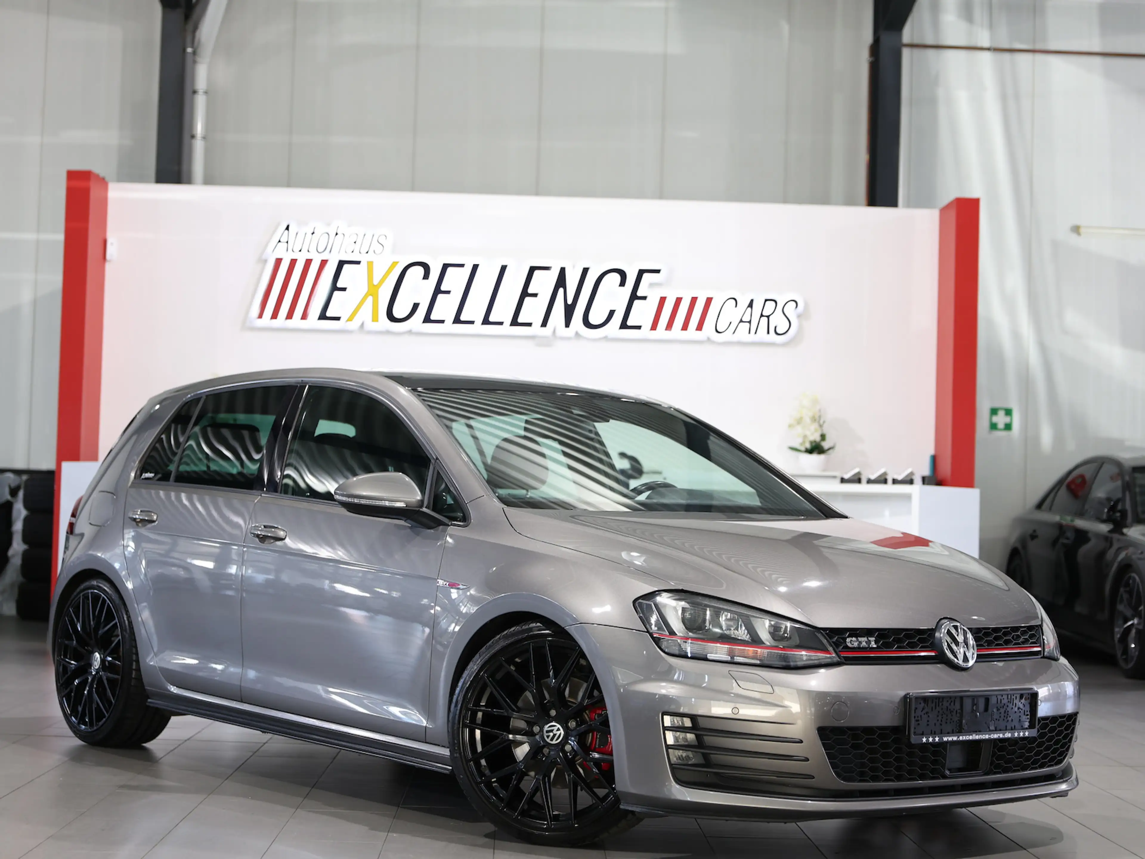 Volkswagen Golf GTI VII 2.0 TSI DSG BMT / PANORAMA / XENON