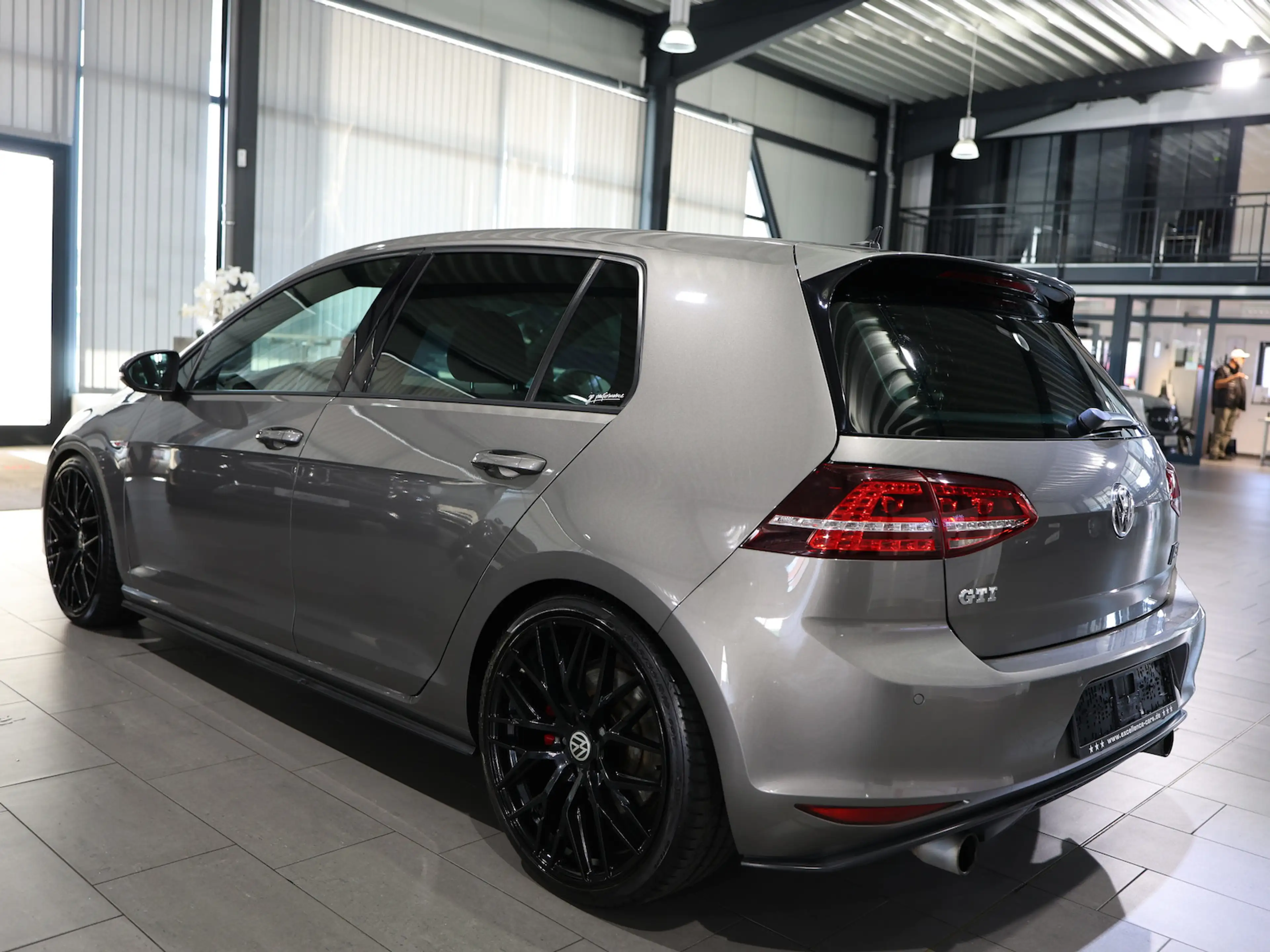 Volkswagen Golf GTI VII 2.0 TSI DSG BMT / PANORAMA / XENON — photo 10