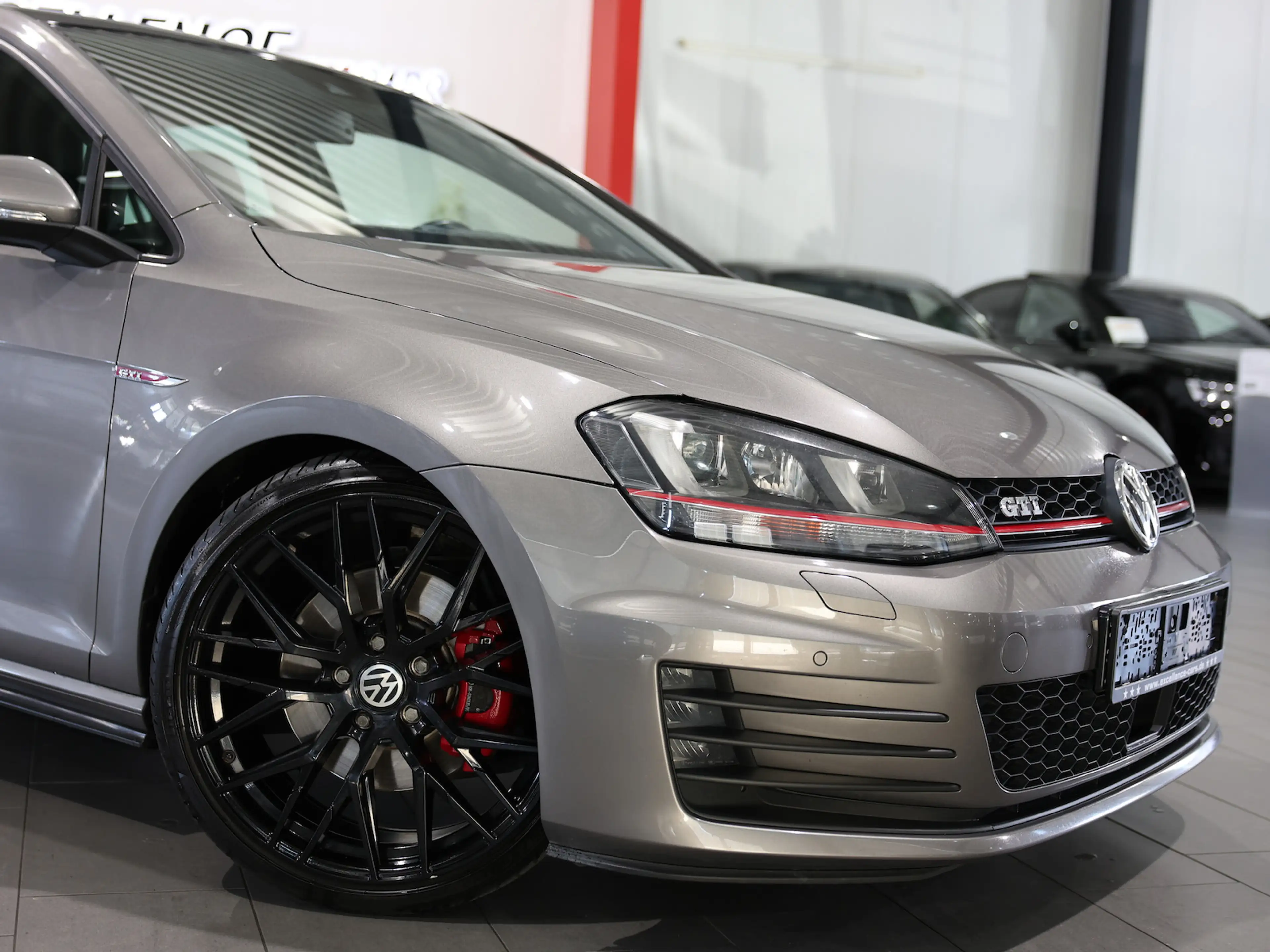 Volkswagen Golf GTI VII 2.0 TSI DSG BMT / PANORAMA / XENON — photo 4