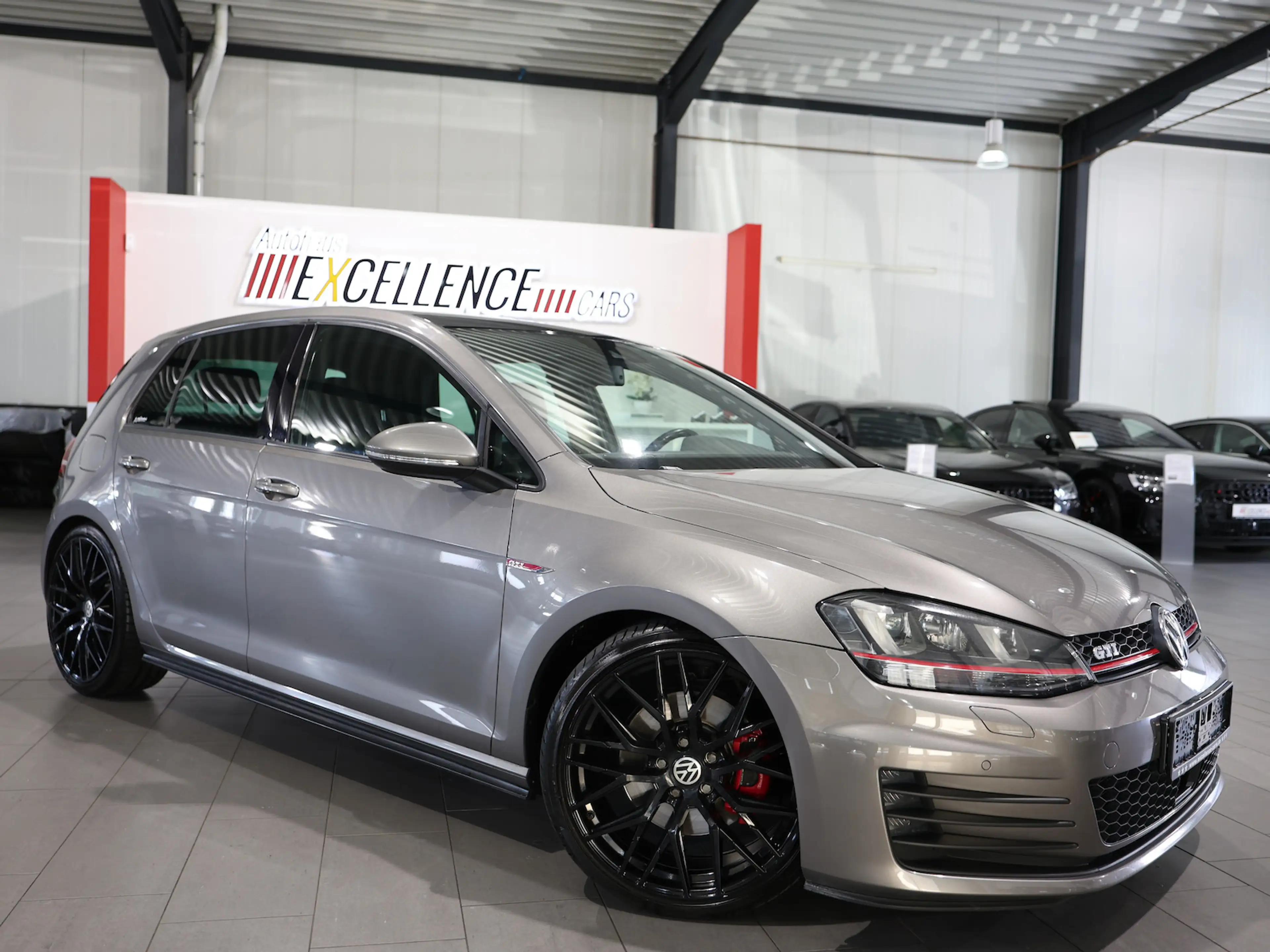 Volkswagen Golf GTI VII 2.0 TSI DSG BMT / PANORAMA / XENON — photo 3