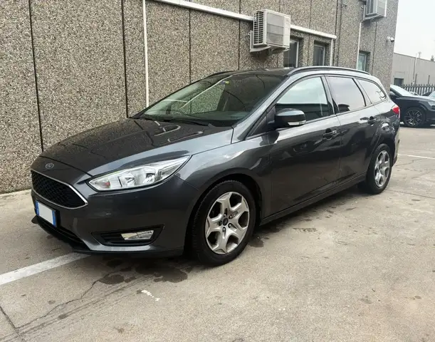 Ford Focus SW 1.0 ecoboost Titanium *CAR PLAY-NAVI-SENSORI*