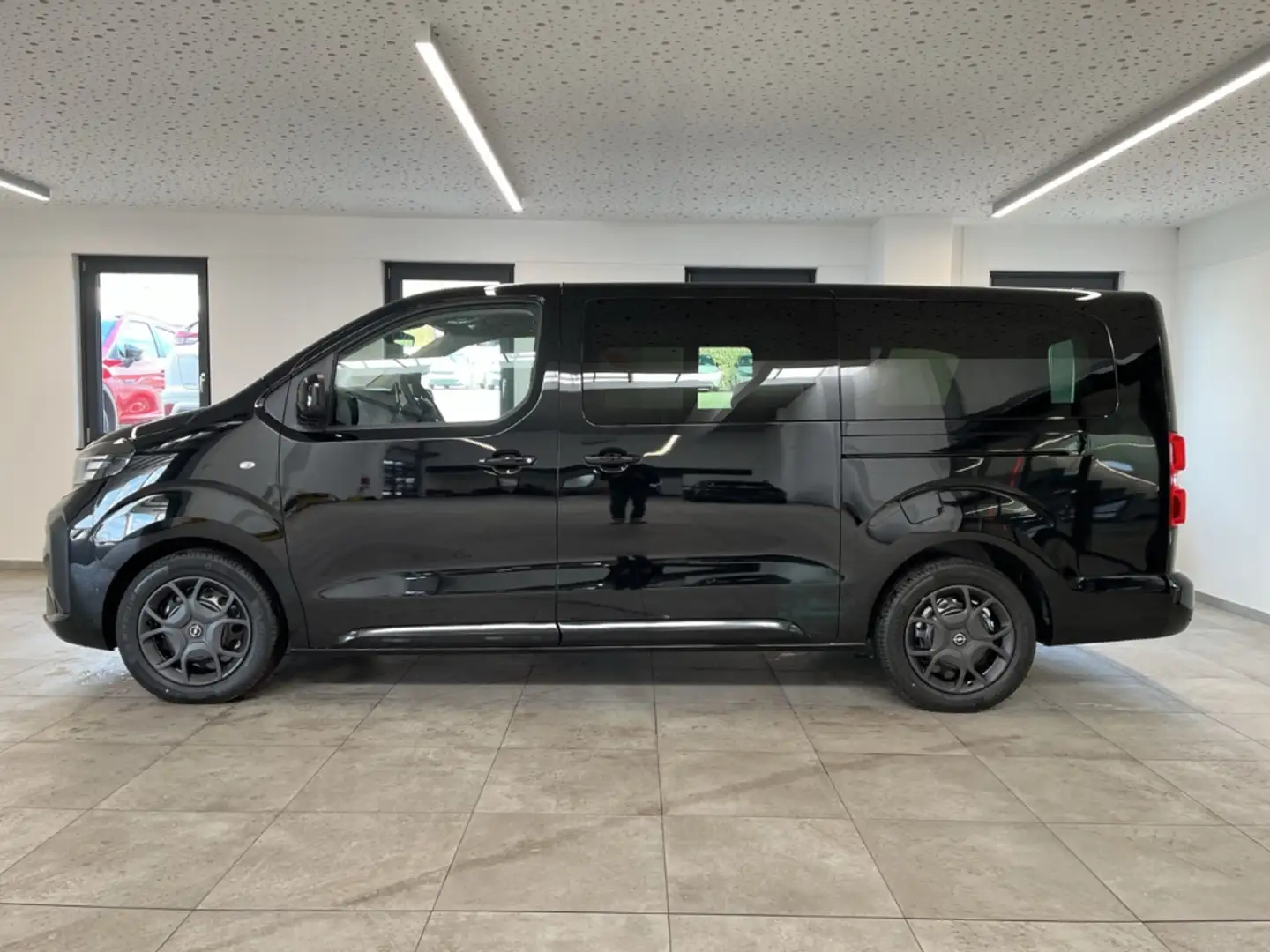 Opel Zafira Life 2.0 HDI XL Edition AT 8 Sitzer Černá - 2