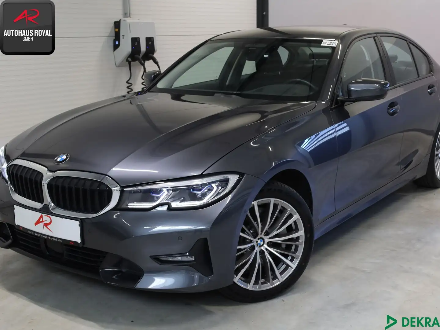 BMW 330 330 d xDrive SPORT LINE SHADOW LASER,HUD,KAMERA Grau - 1
