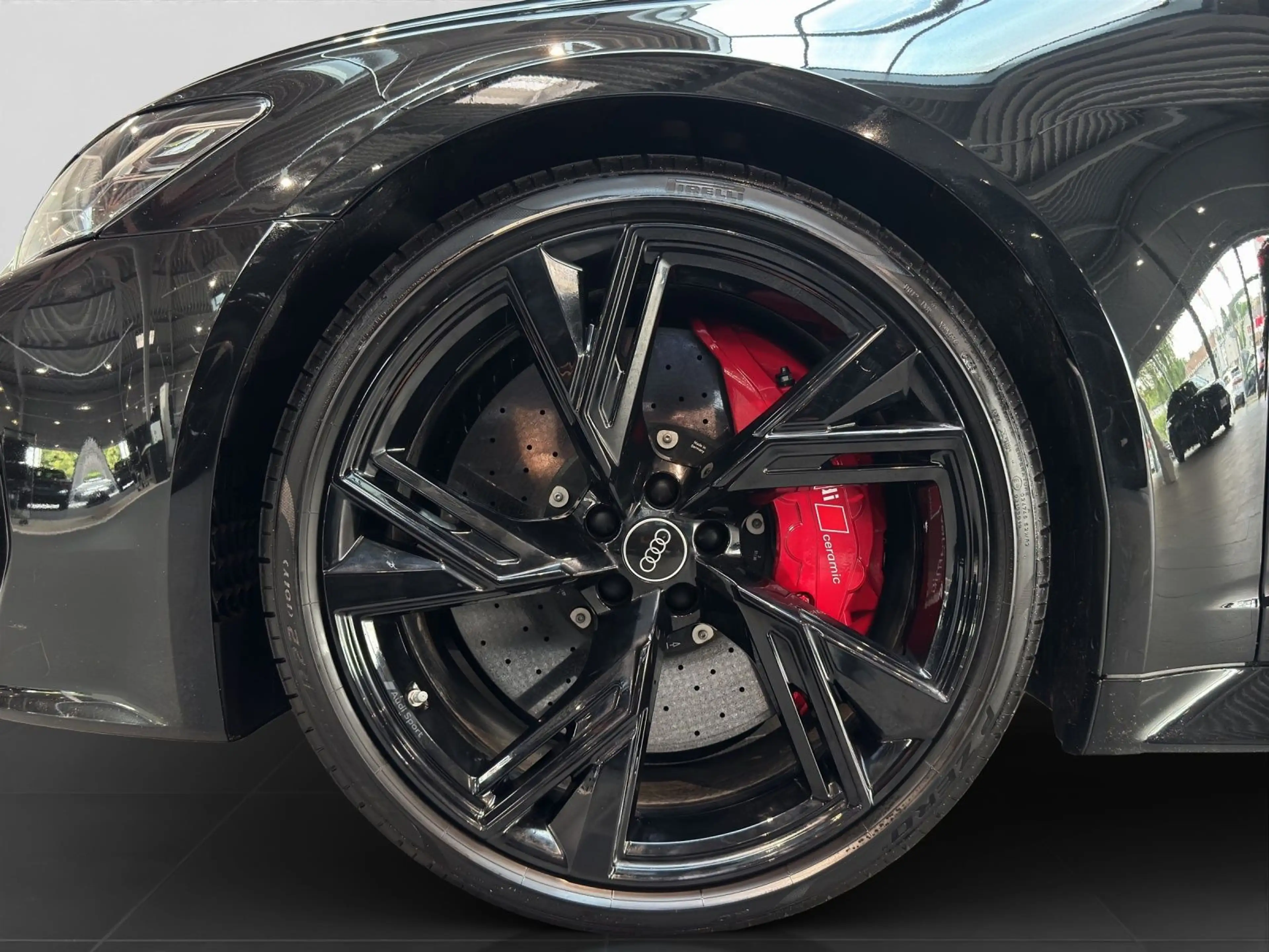 Audi RS6 RS6 Avant TFSI Q AHK PANO HD-MATRIX BuO KERAMIK — photo 7