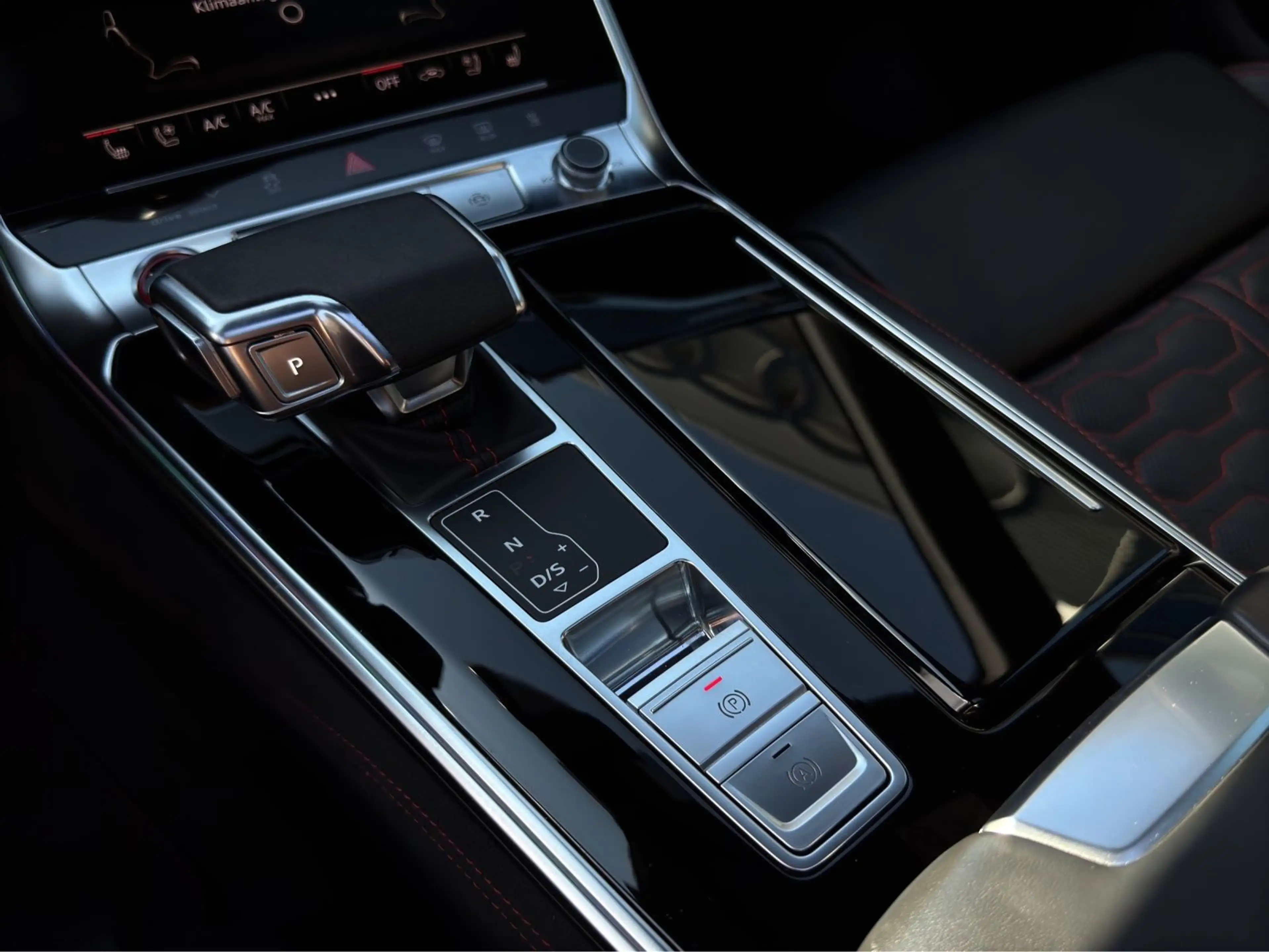 Audi RS6 RS6 Avant TFSI Q AHK PANO HD-MATRIX BuO KERAMIK — photo 11