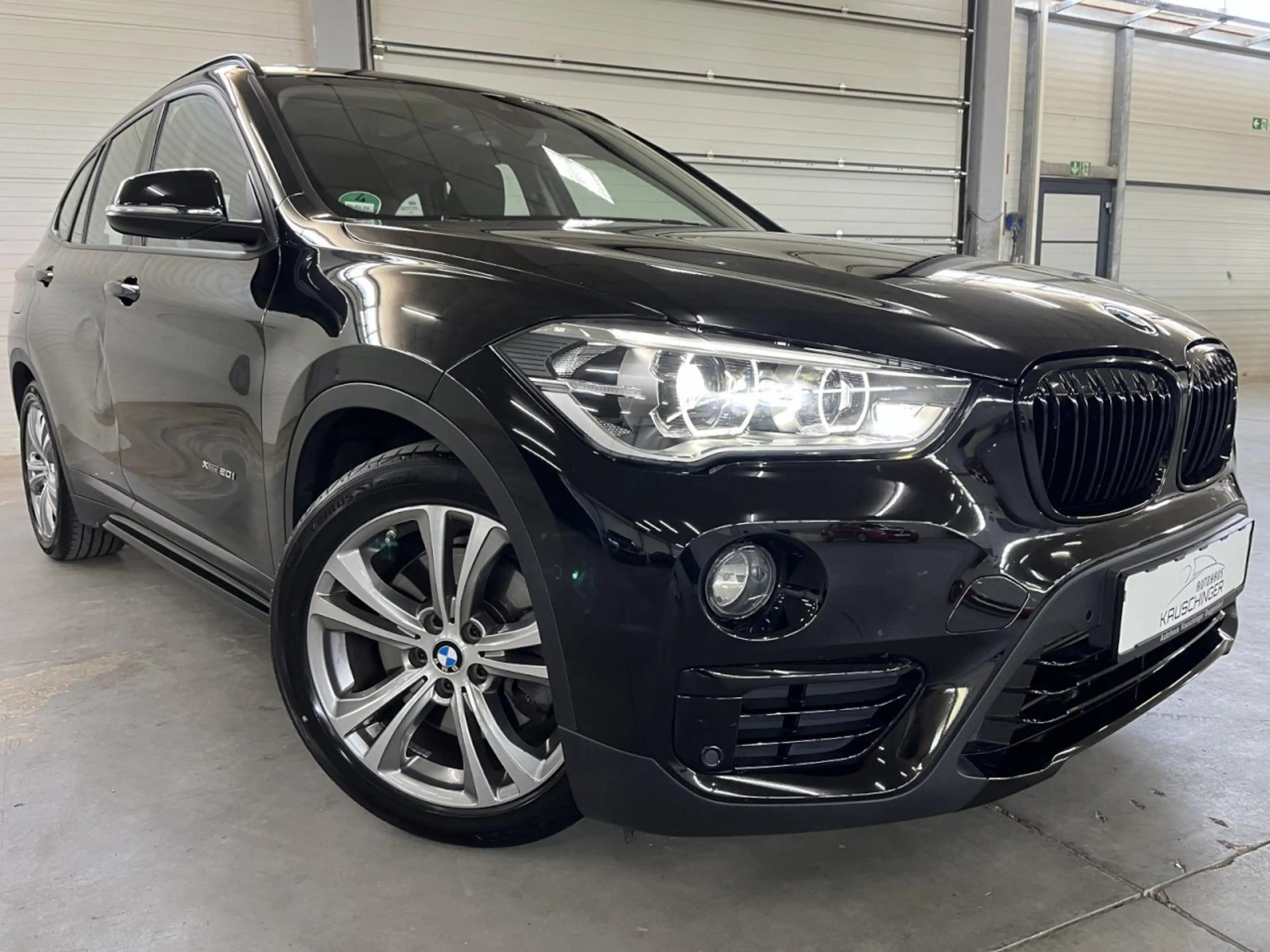 BMW X1 xDrive 20 i Sport Line PANO AUTOMATIK SHZ KLIMA AL — photo 2