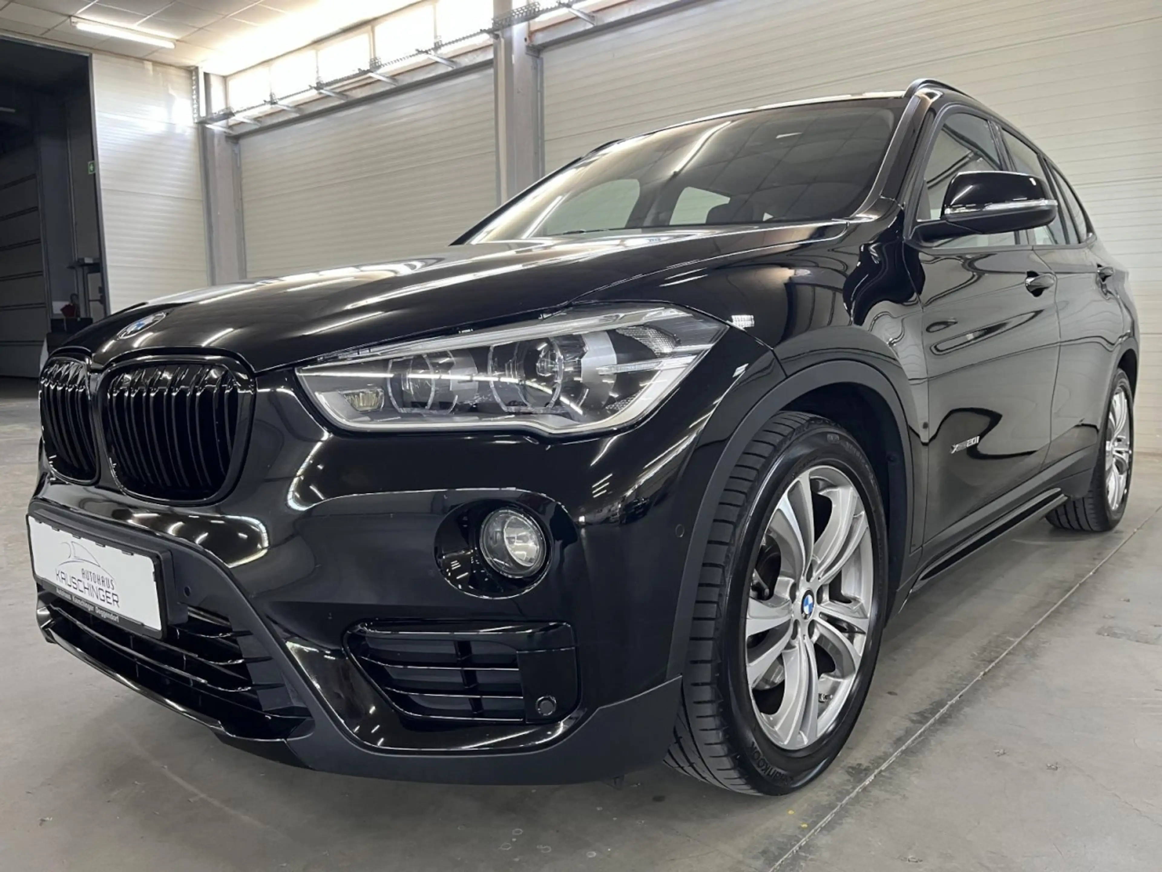 BMW X1 xDrive 20 i Sport Line PANO AUTOMATIK SHZ KLIMA AL — photo 6