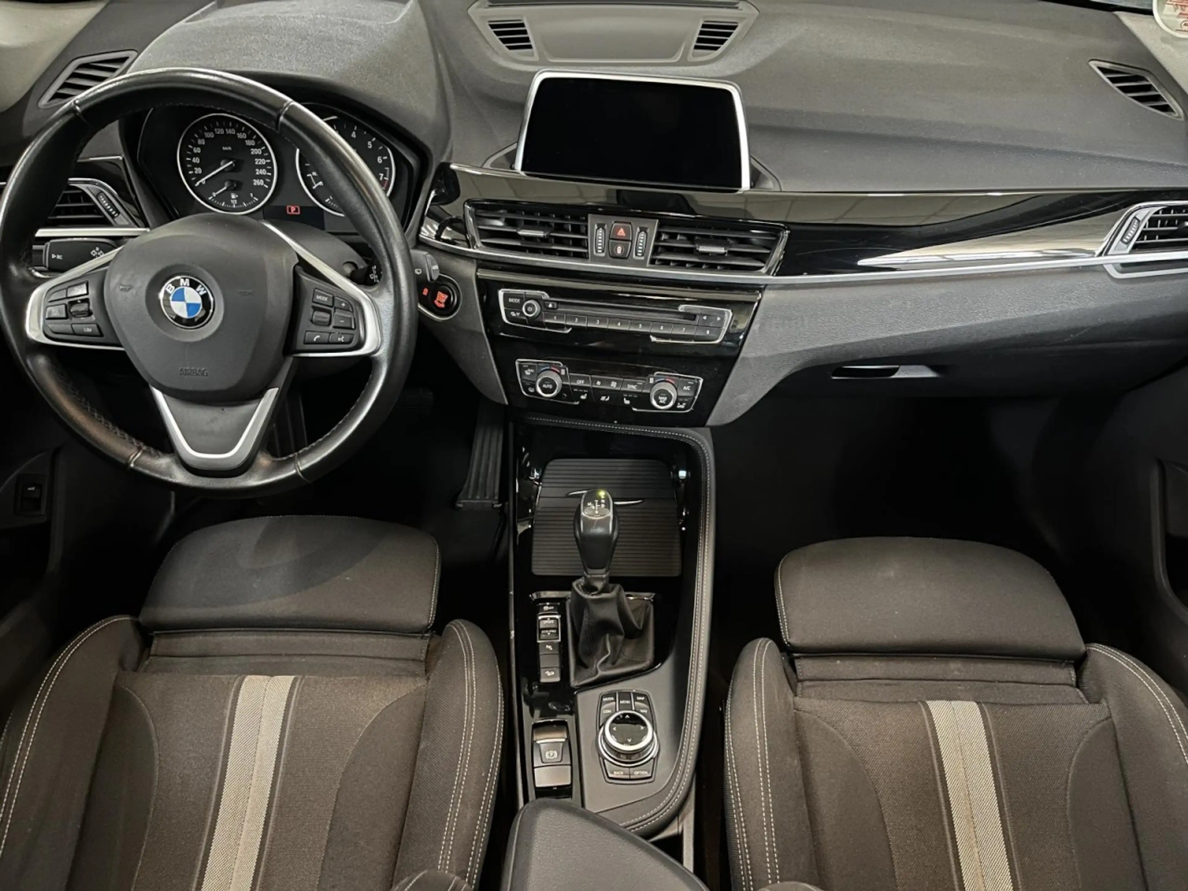 BMW X1 xDrive 20 i Sport Line PANO AUTOMATIK SHZ KLIMA AL — photo 14