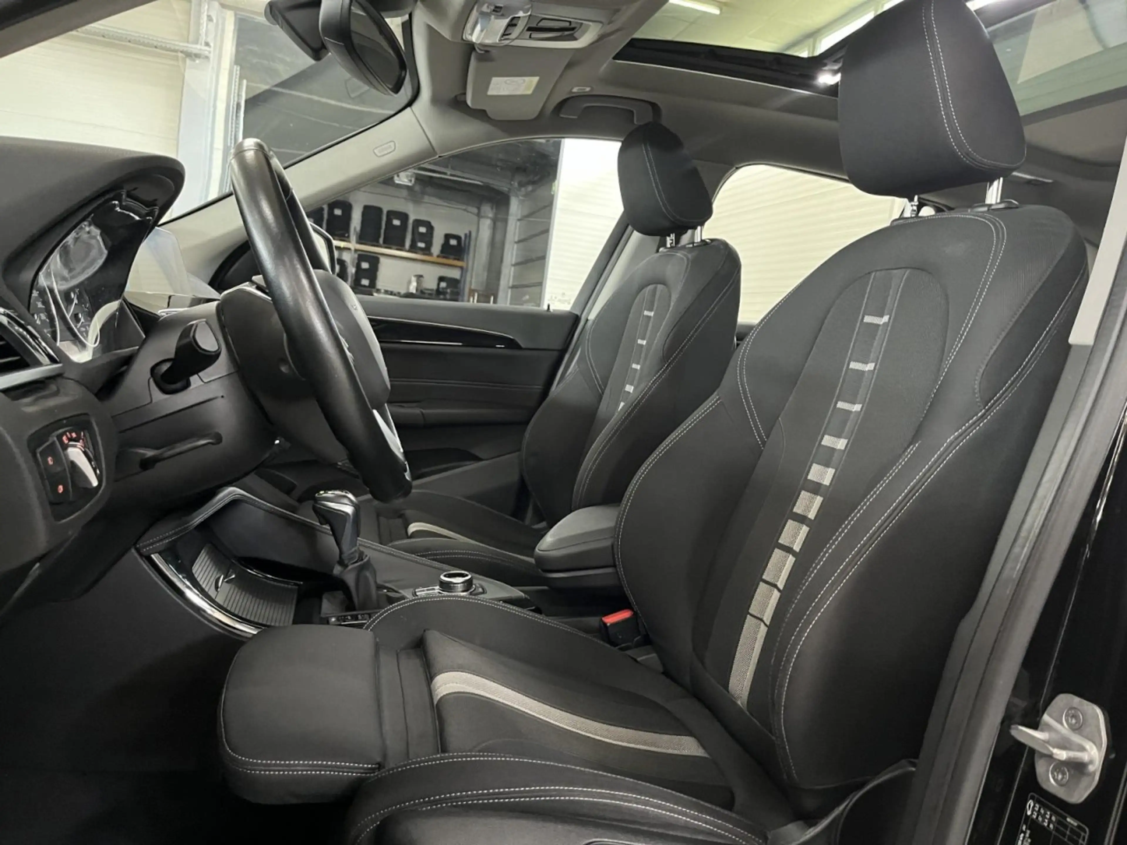 BMW X1 xDrive 20 i Sport Line PANO AUTOMATIK SHZ KLIMA AL — photo 12